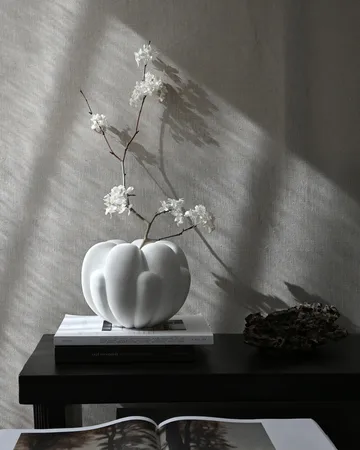 Bloom maljakko petit 22,5x24 cm - Bone white - 101 Copenhagen