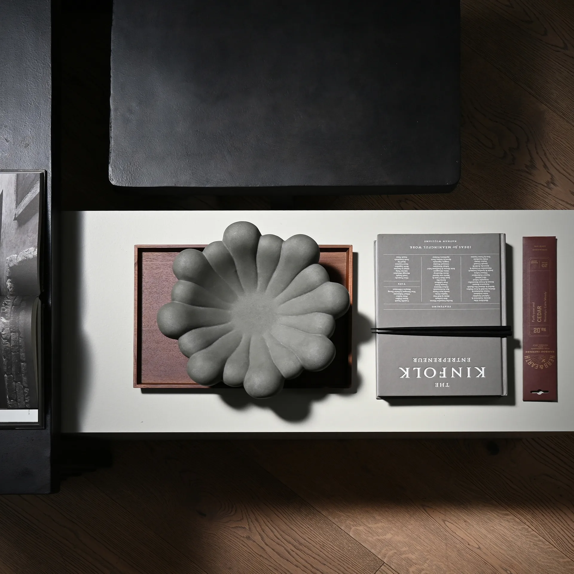 Bloom Tray kulho medio Ø28,5 cm, Dark grey 101 Copenhagen