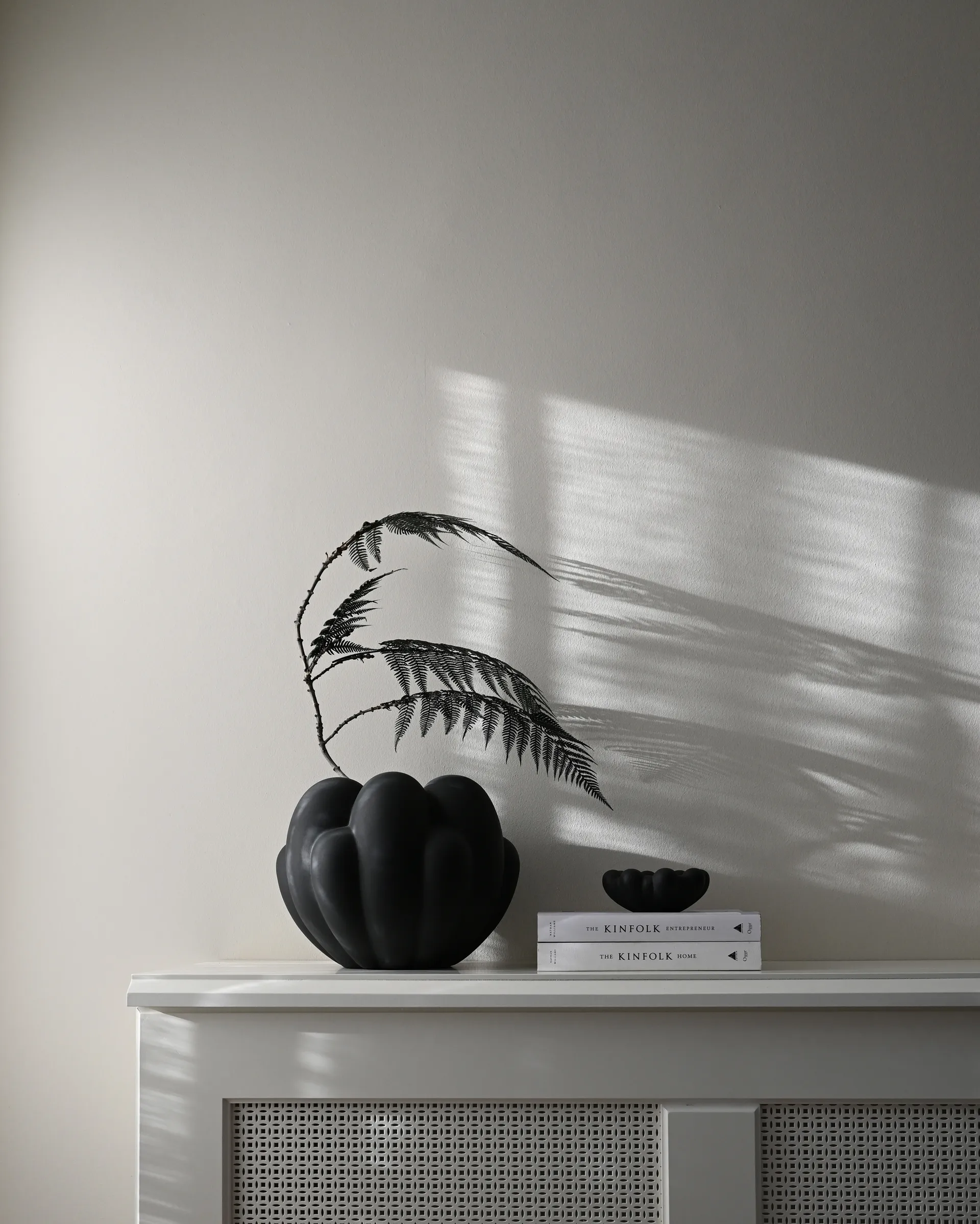 Bloom vaasi petit 22,5x24 cm, Musta 101 Copenhagen