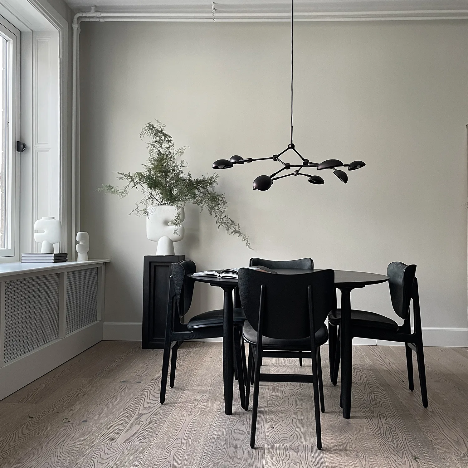 Drop Chandelier -kattokruunu mini, Burned black 101 Copenhagen