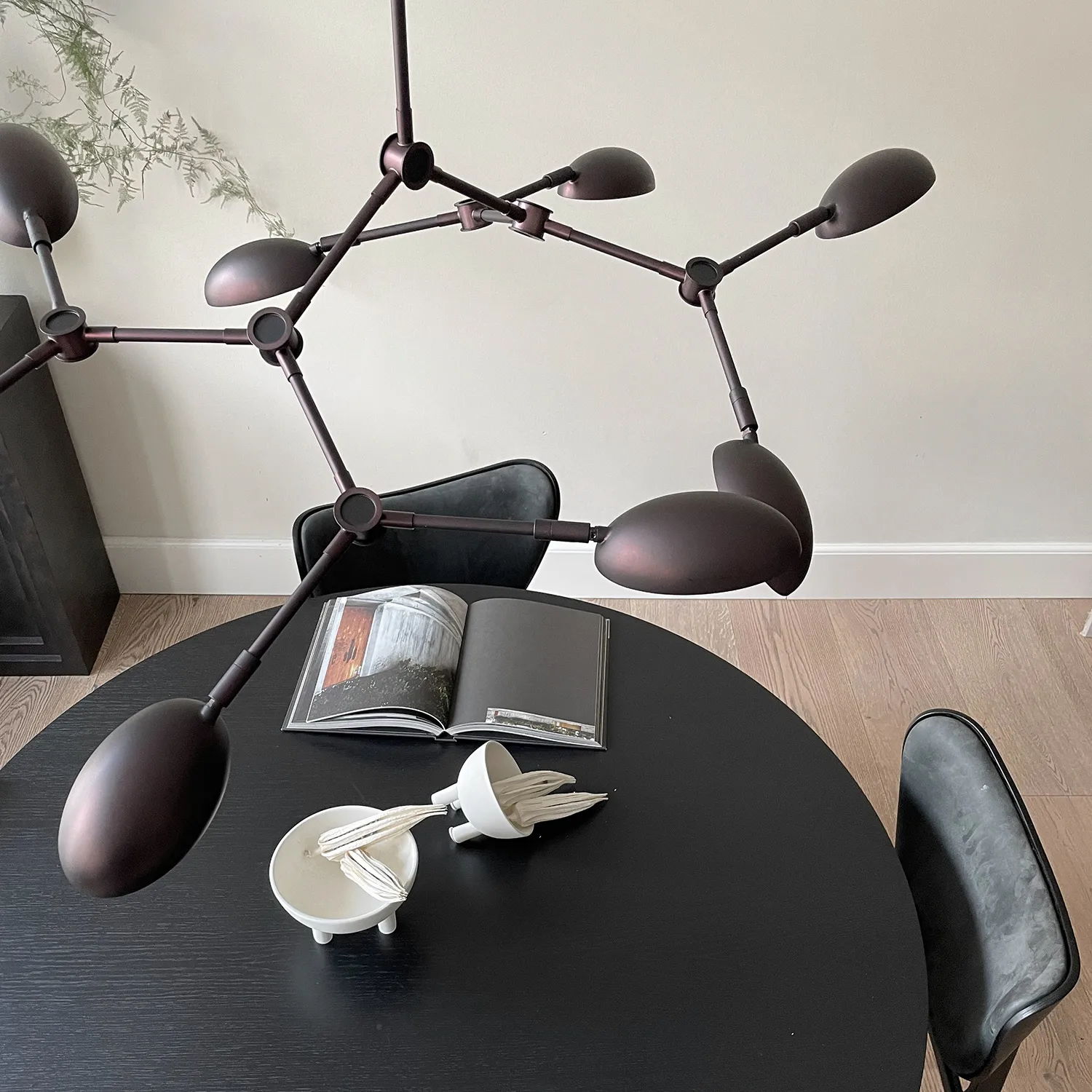 Drop Chandelier -kattokruunu mini, Burned black 101 Copenhagen