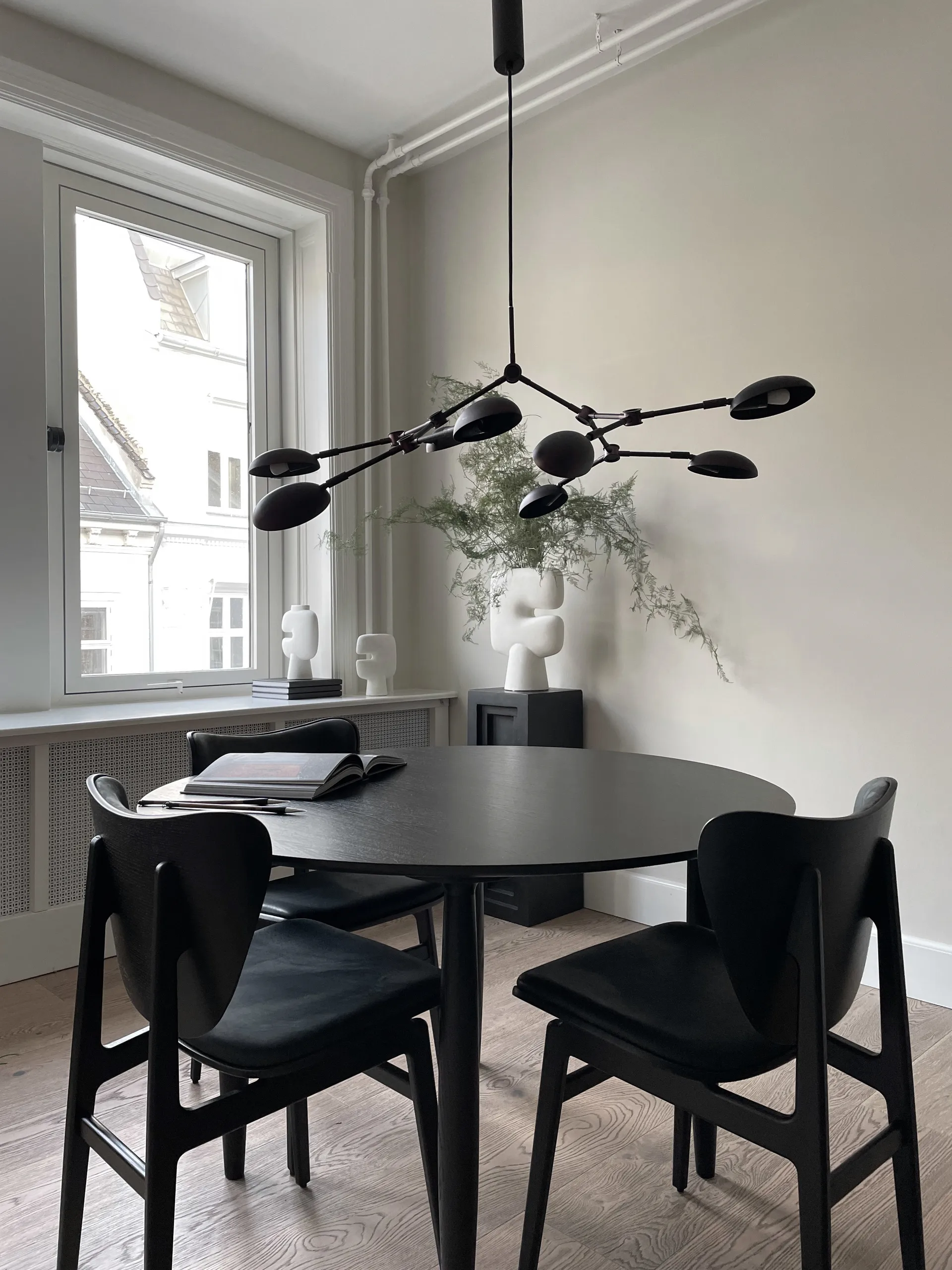 Drop Chandelier -kattokruunu mini, Burned black 101 Copenhagen
