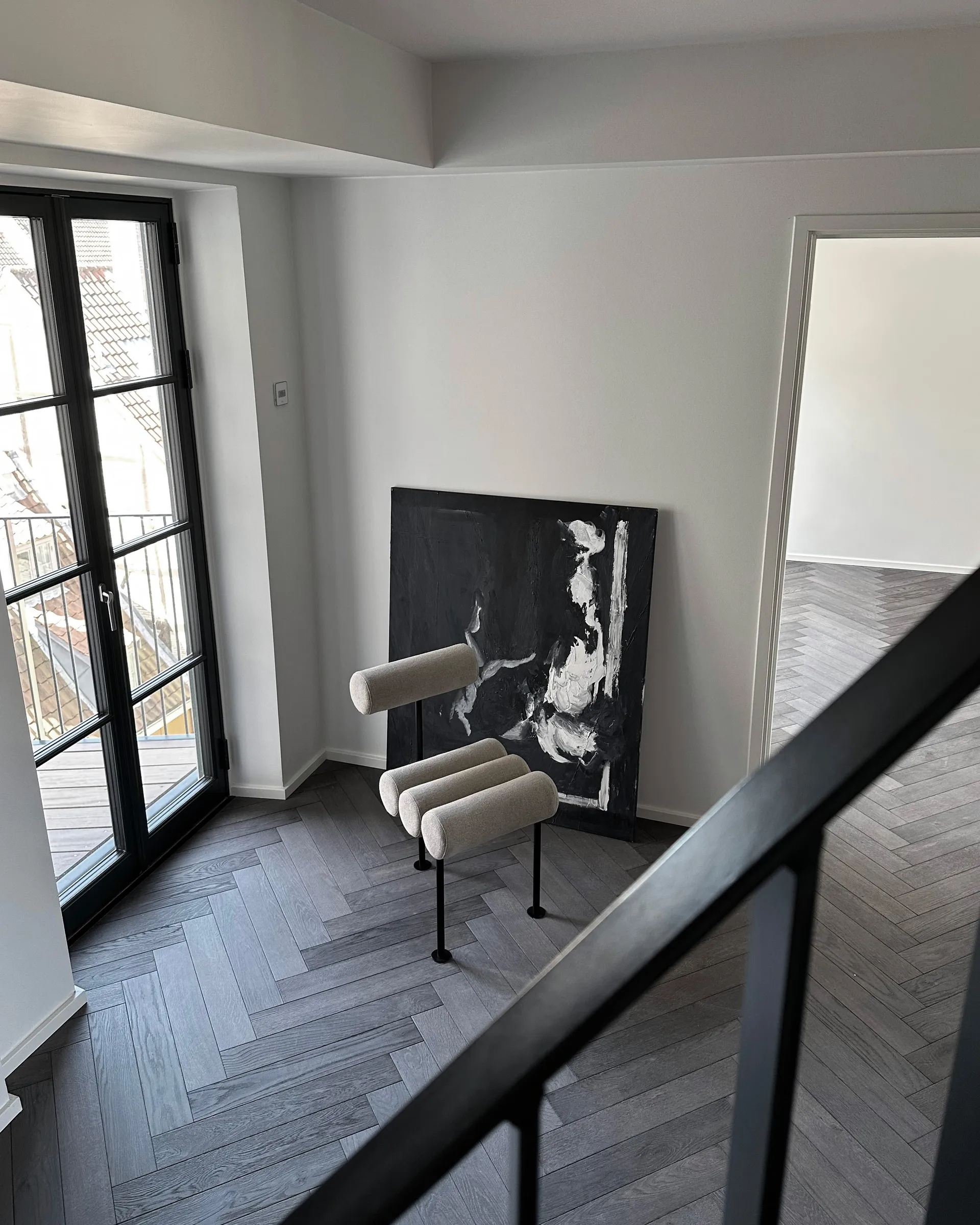 Hiro ruokatuoli, Black frame-Sand 101 Copenhagen