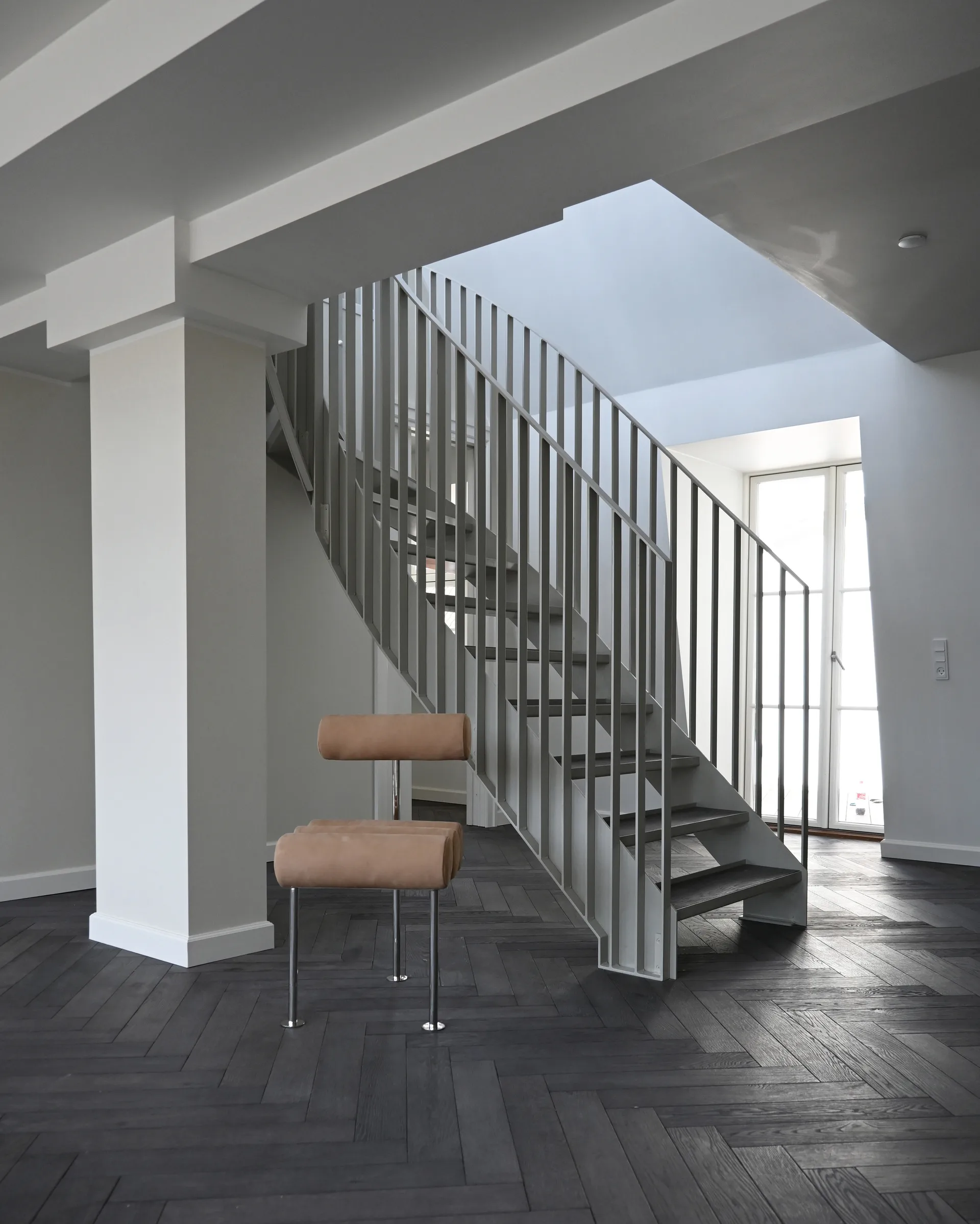 Hiro ruokatuoli, Stainless steel-nubuck 101 Copenhagen