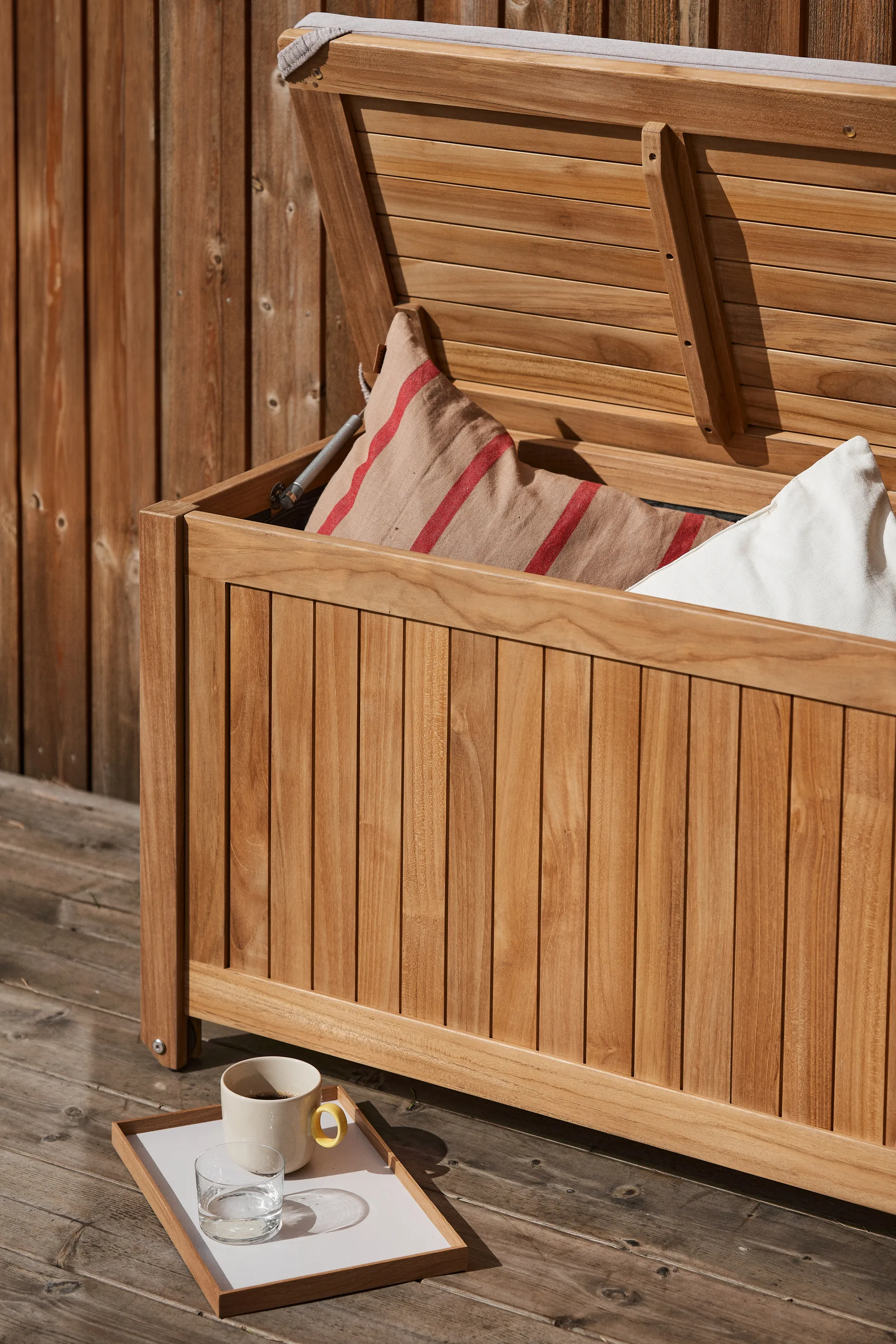 Bjärknäs säilytyslaatikko pyörillä S 130x50x60 cm, Teak 1898