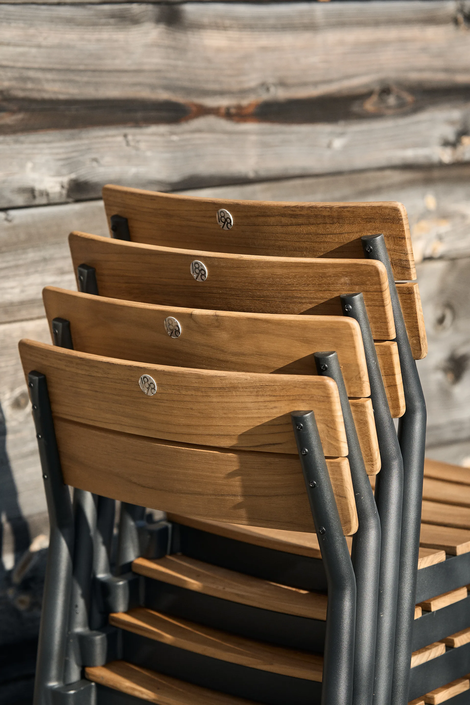 Björnö ruokaryhmä 4 tuolia tiikki 1898