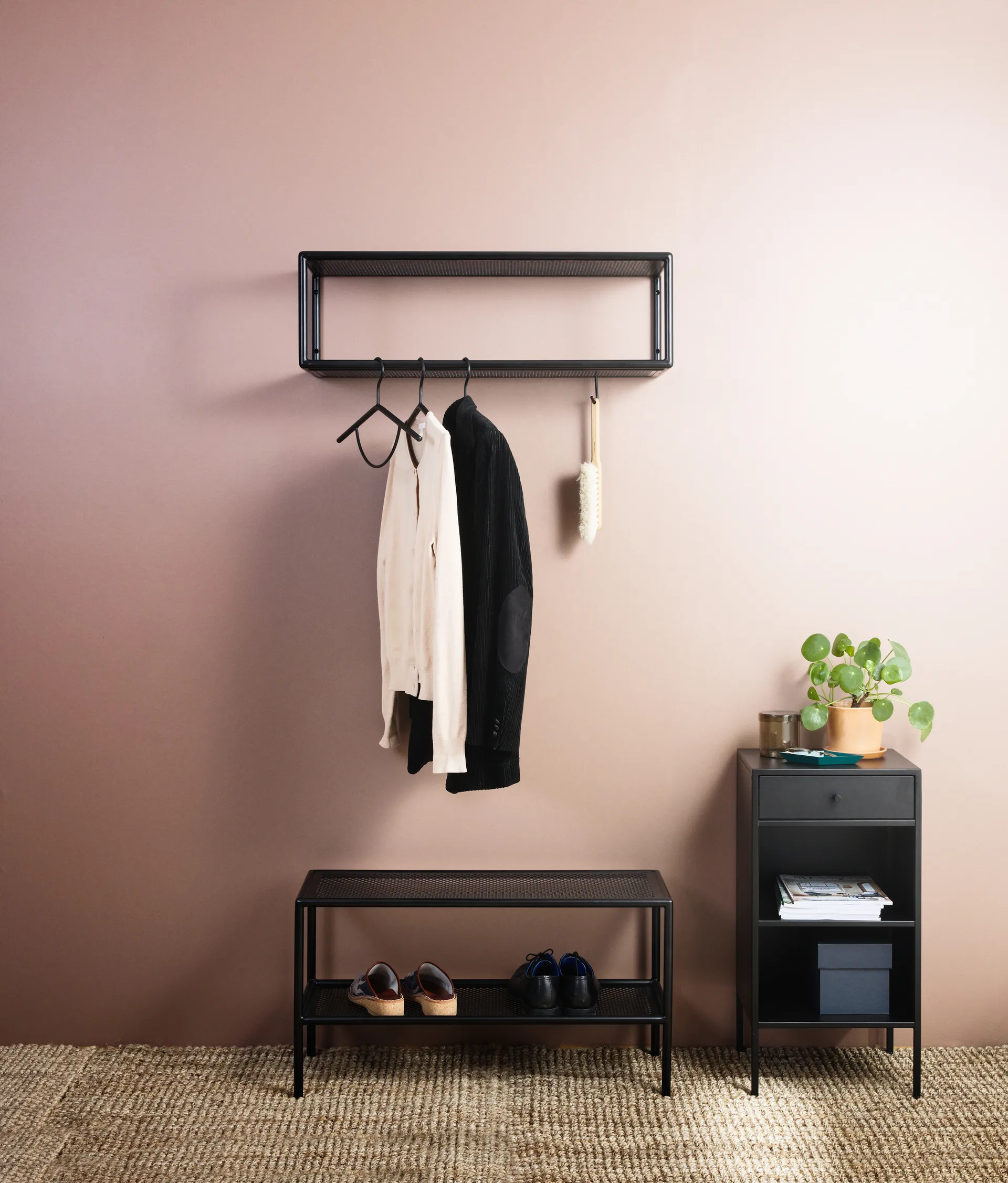 Hissö hattuhylly 6 ripustin, Musta 1898