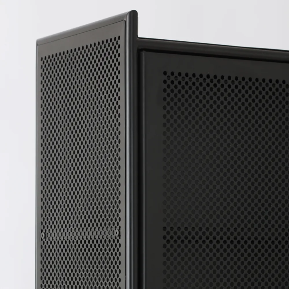 Hissö kaappi, Mustaksi maalattu metalli 1898