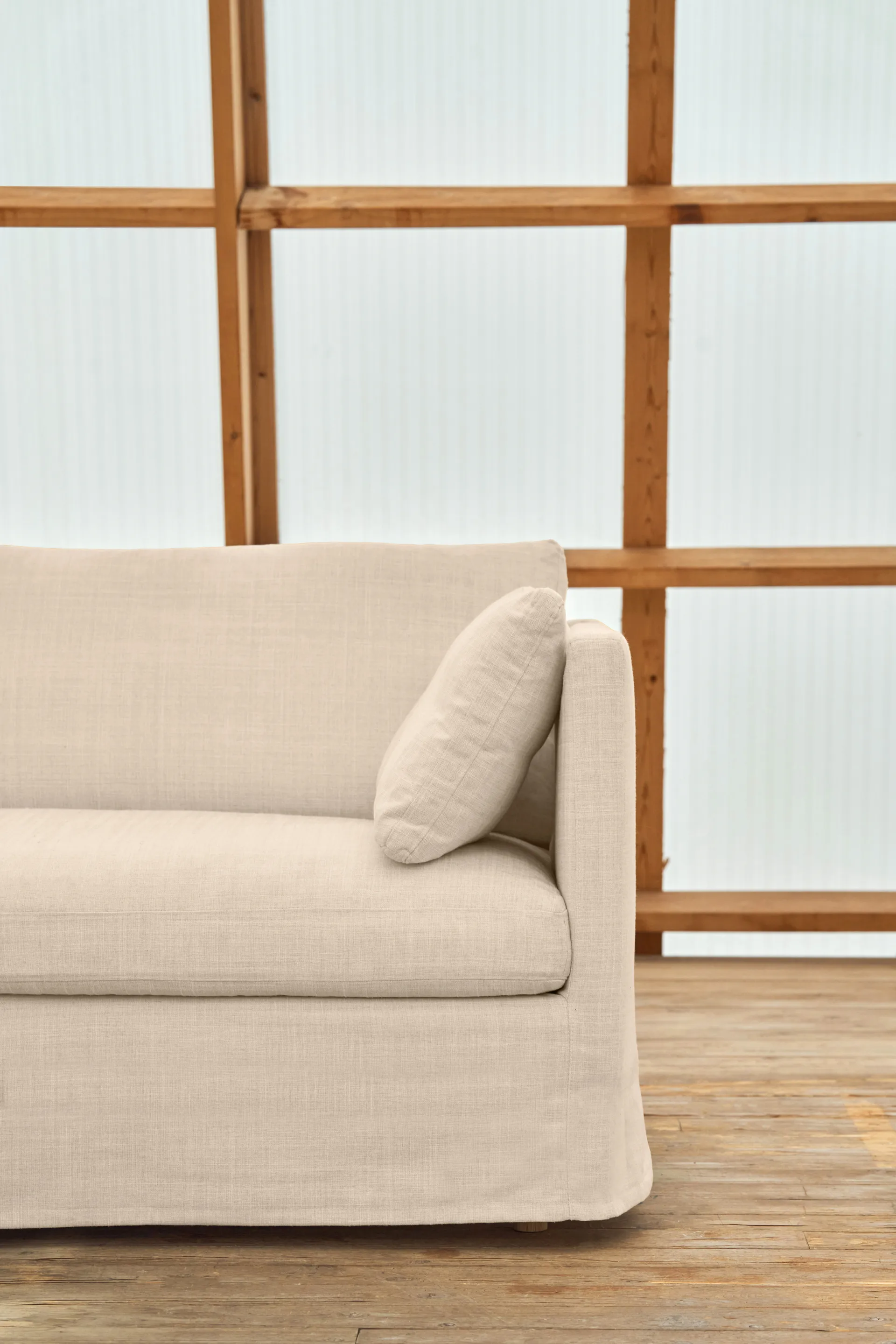 Linnevik sohva, Same Beige 6670-valkoöljytty tammi, 4-sits, helmahameella 1898