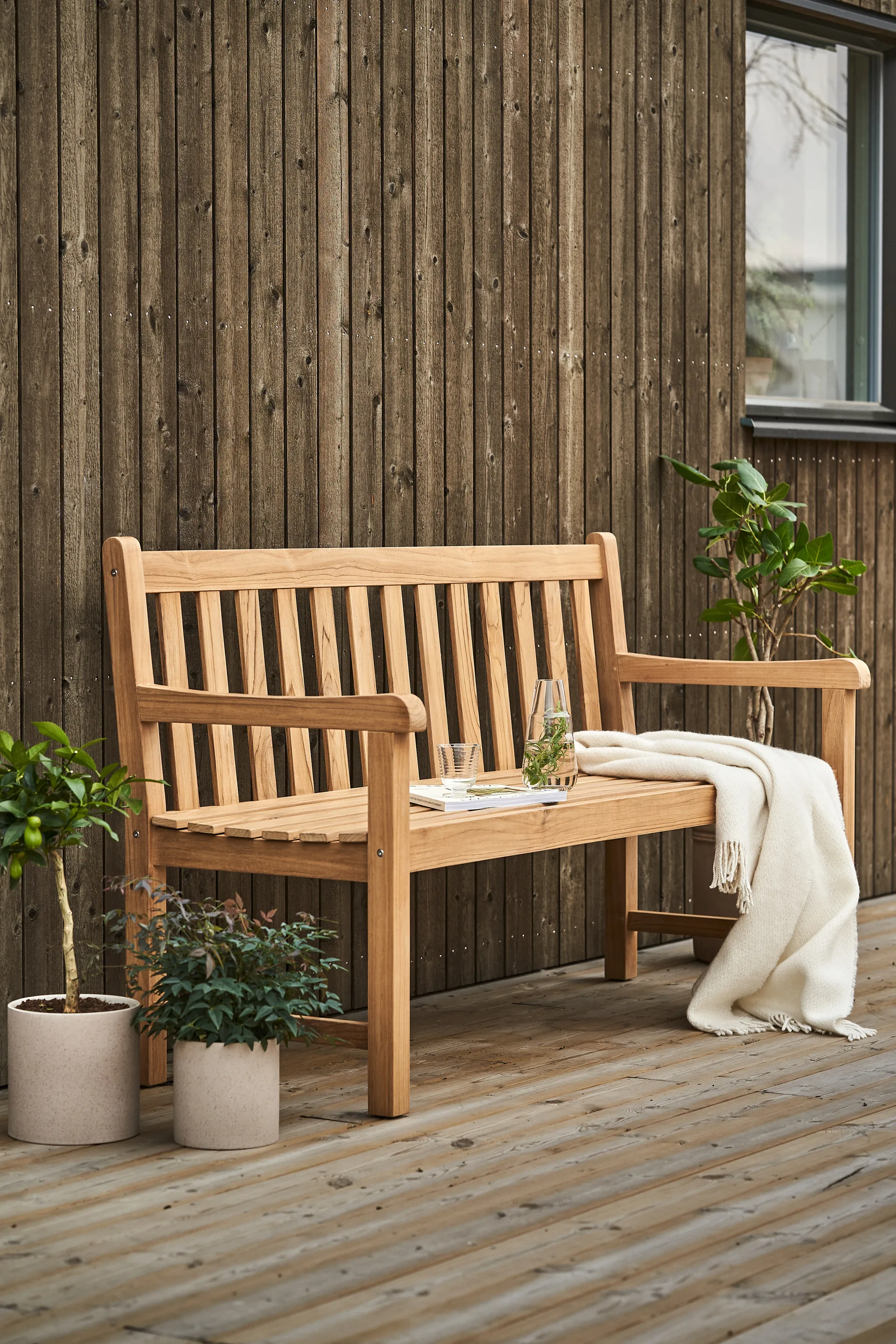 Lövhult puutarhasohva, Tiikki 1898