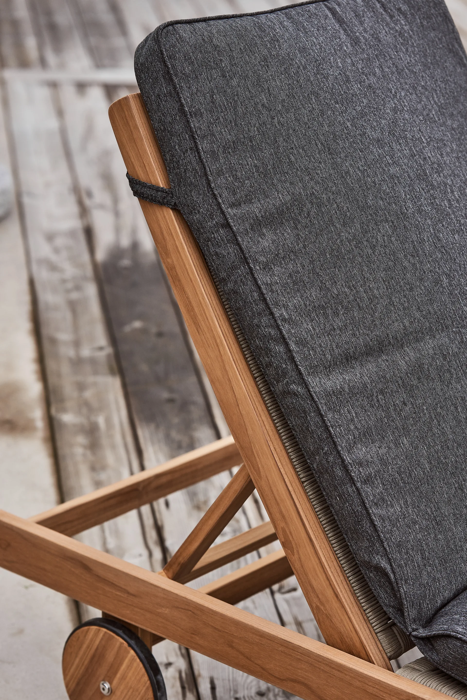 Sandvik aurinkovuoteen pehmuste, Tummanharmaa 1898