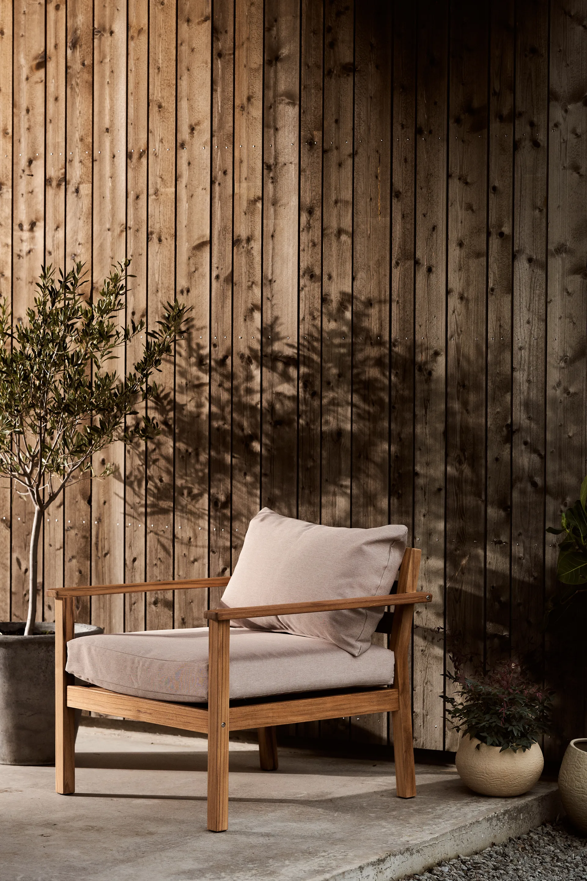 Stockaryd lounge-nojatuoli tiikki/beige 1898