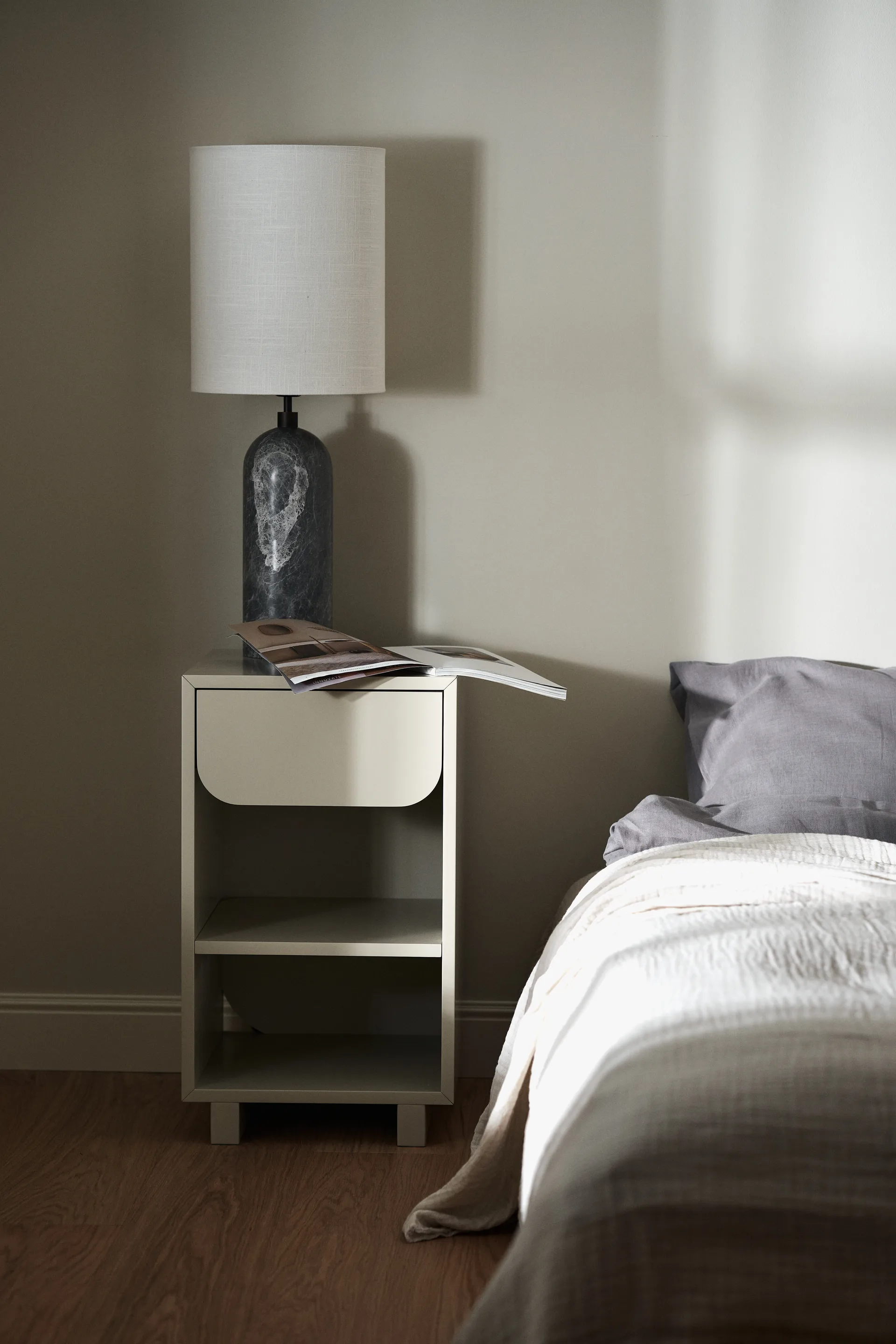 Vidja yöpöytä, Hiekka 1898