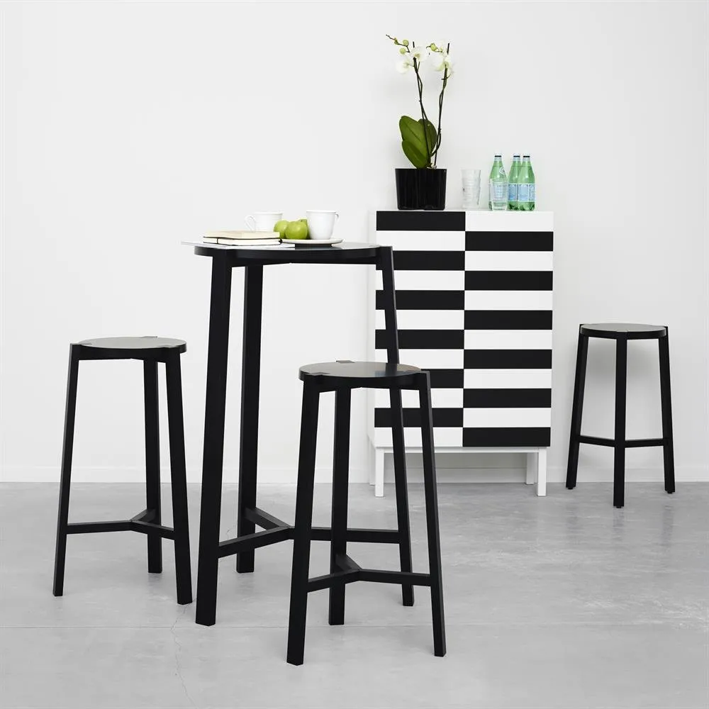 NO 24 kaappi, musta-valkoinen A2