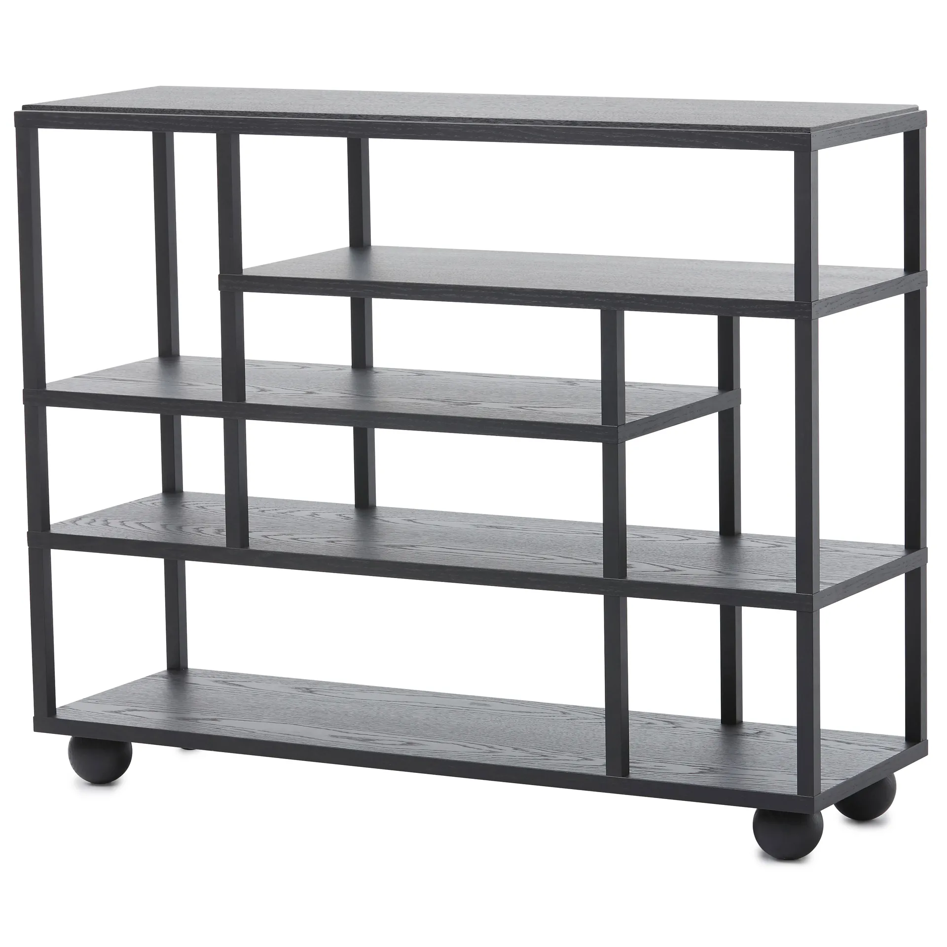 Show hylly, Mustaksi petsattu tammi A2