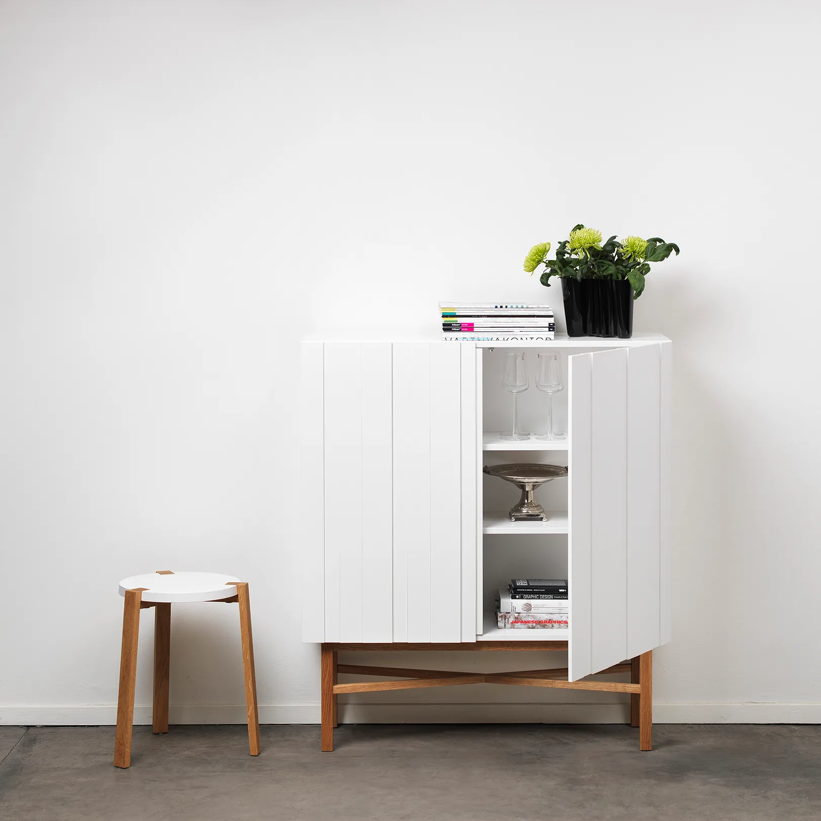 White Cabinet kaappi, tammi A2