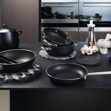 Mami 3.0 pata musta - 22,5 cm - Alessi