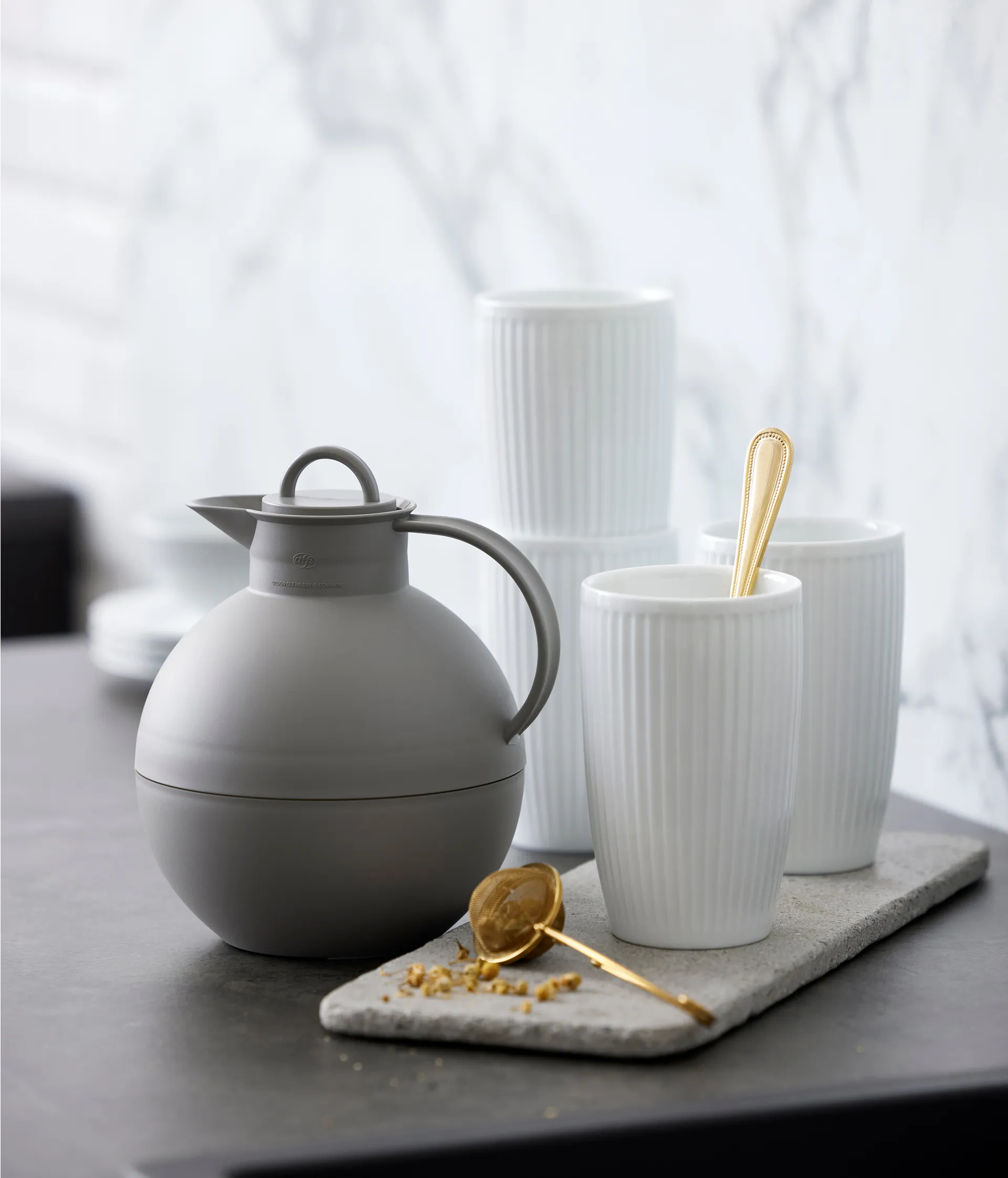 Kulan termoskannu 0,94 l, Huurrettu grafiitinharmaa Alfi