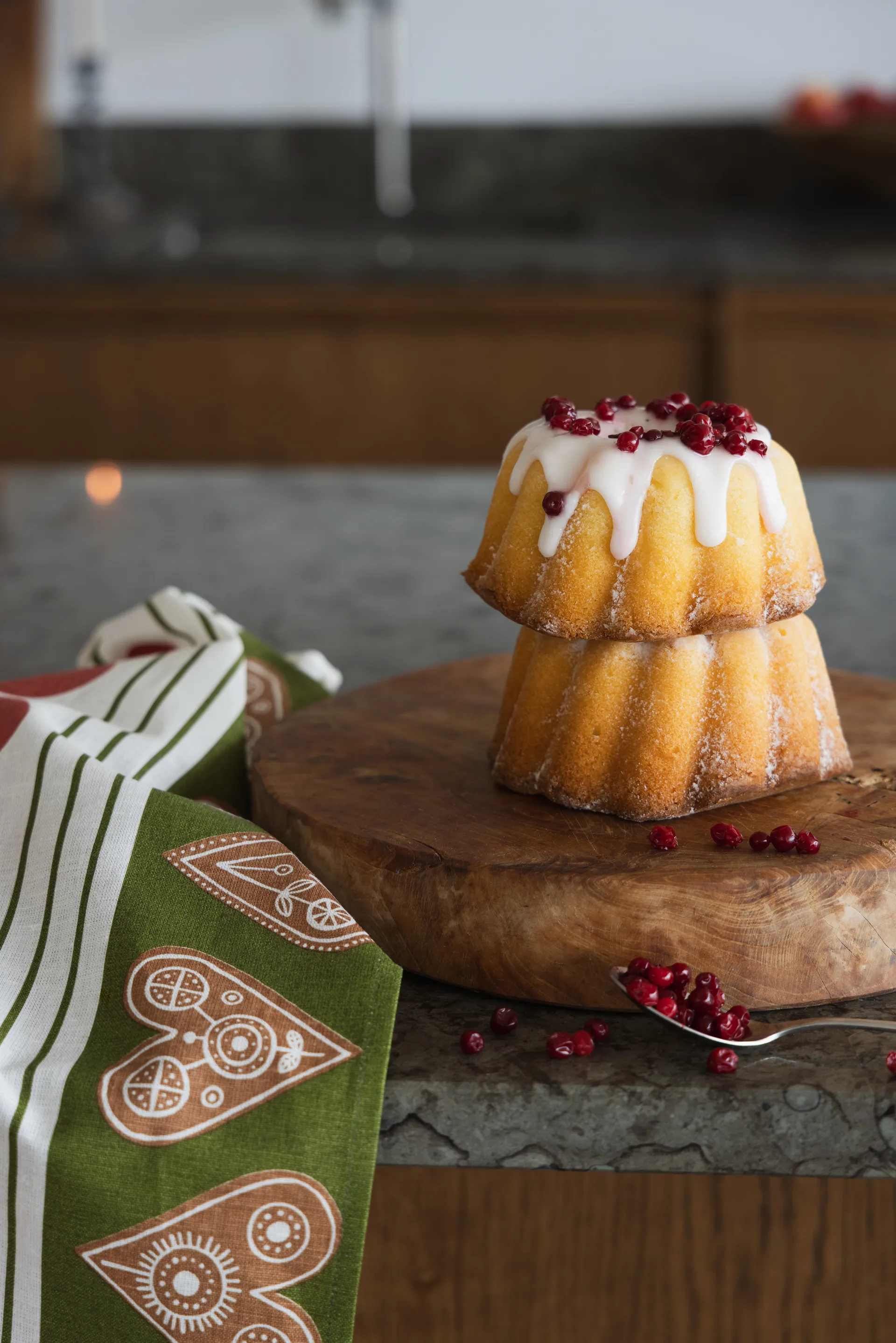 Hedelmä ja kakku keittiöpyyhe 47x70 cm, Punavihreä Almedahls