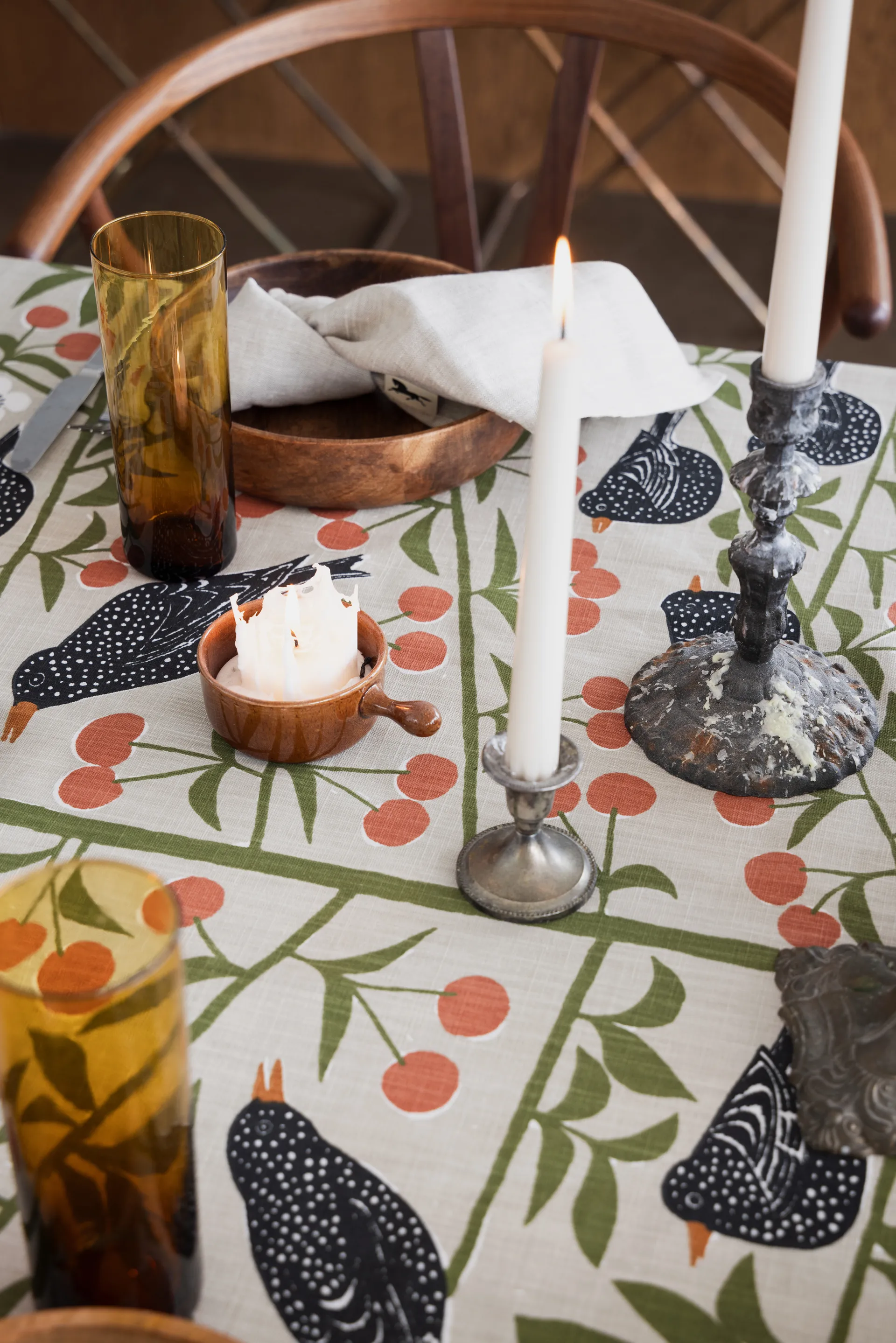 Kirsikkatarha pöytäliina, Beige, 145x250 cm Almedahls