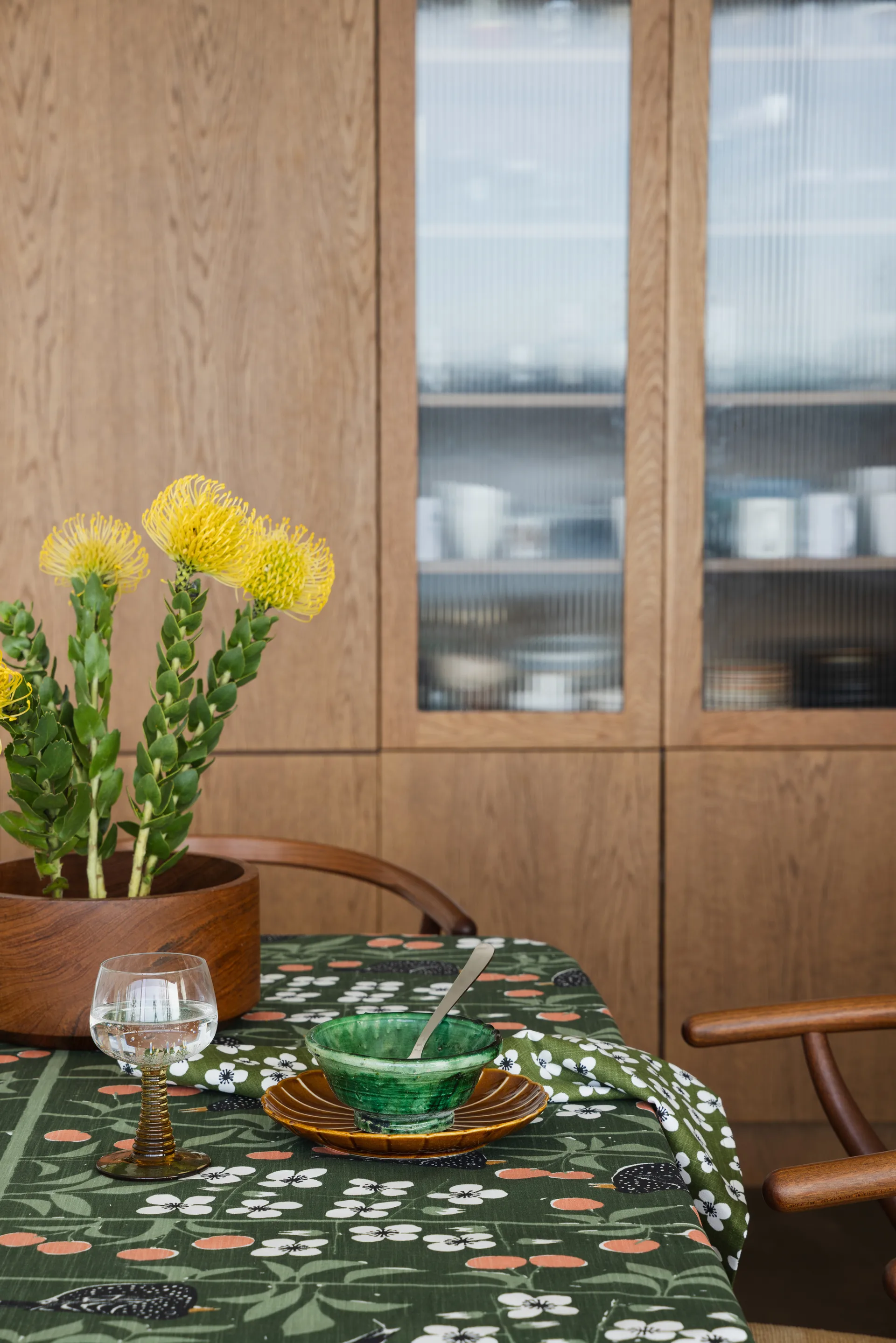 Kirsikkatarha pöytäliina, Tummanvihreä, 145x250 cm Almedahls