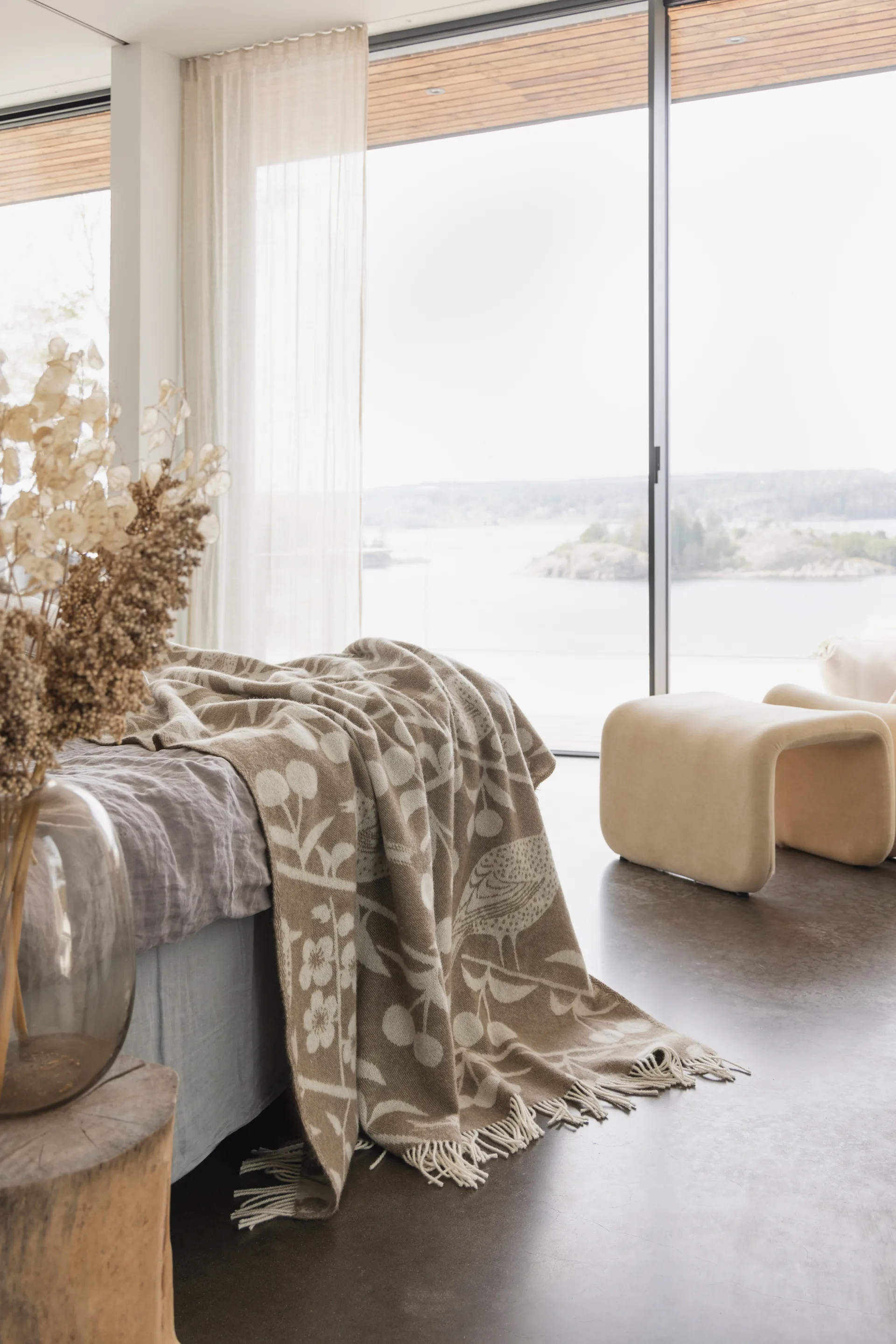 Kirsikkatarha viltti 130x170 cm, Ruskea offwhite Almedahls