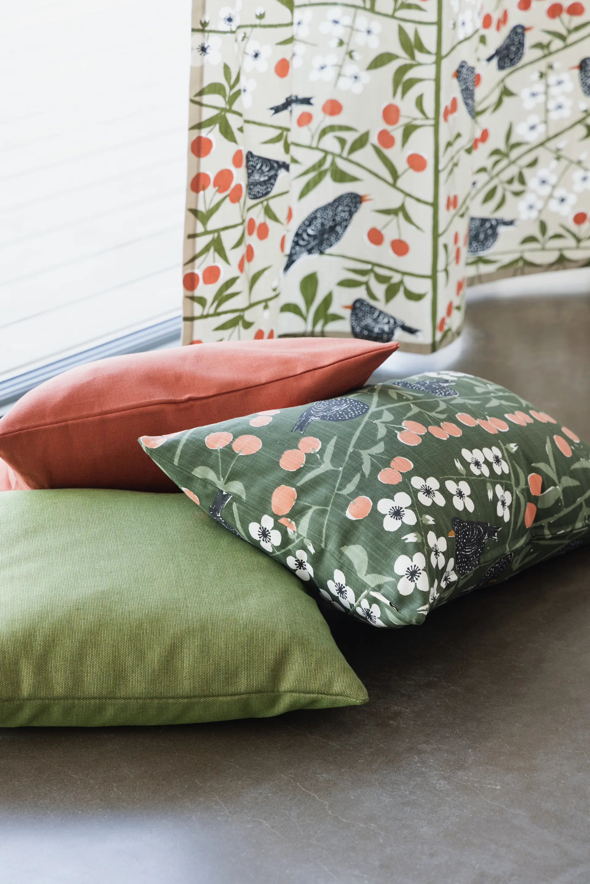 Körsbärsträdgården kangas, Beige Almedahls