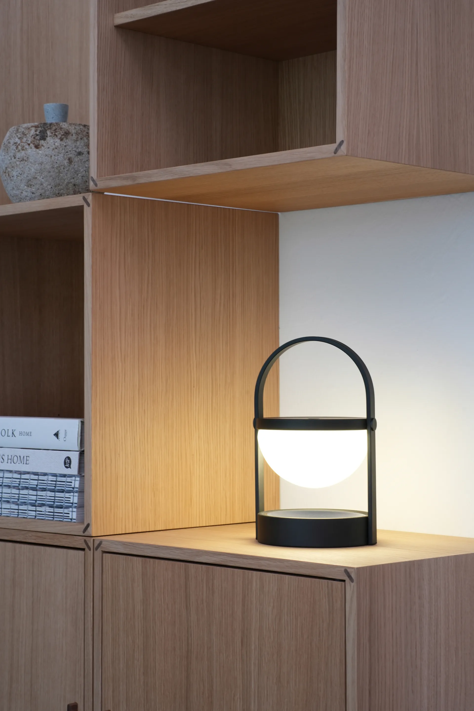 A-Flash kannettava pöytälamppu 22 cm, Musta Andersen Furniture