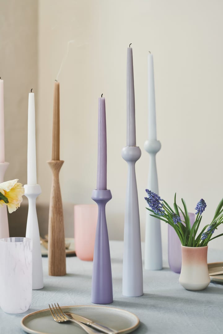 Blossom Lily -kynttilänjalka 24,5 cm - Lavender - Applicata