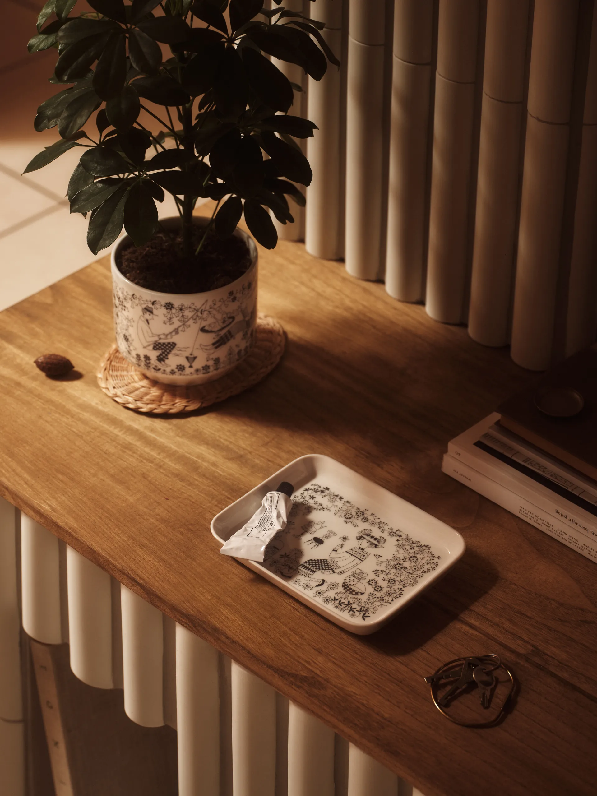 Emilia ruukku Ø14 cm, Musta-valkoinen Arabia