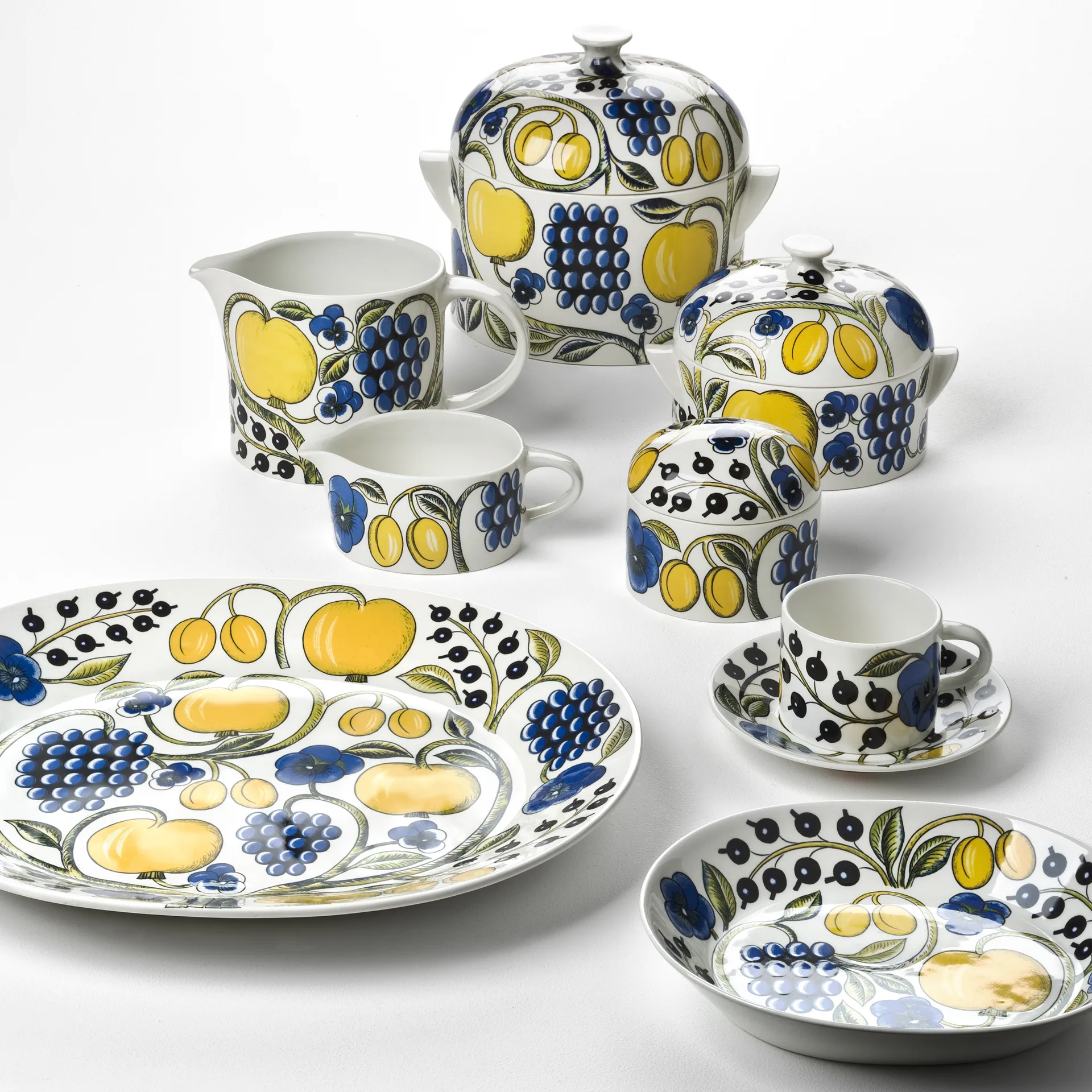 Kannellinen Paratiisi-rasia, valkoinen-monivärinen Arabia