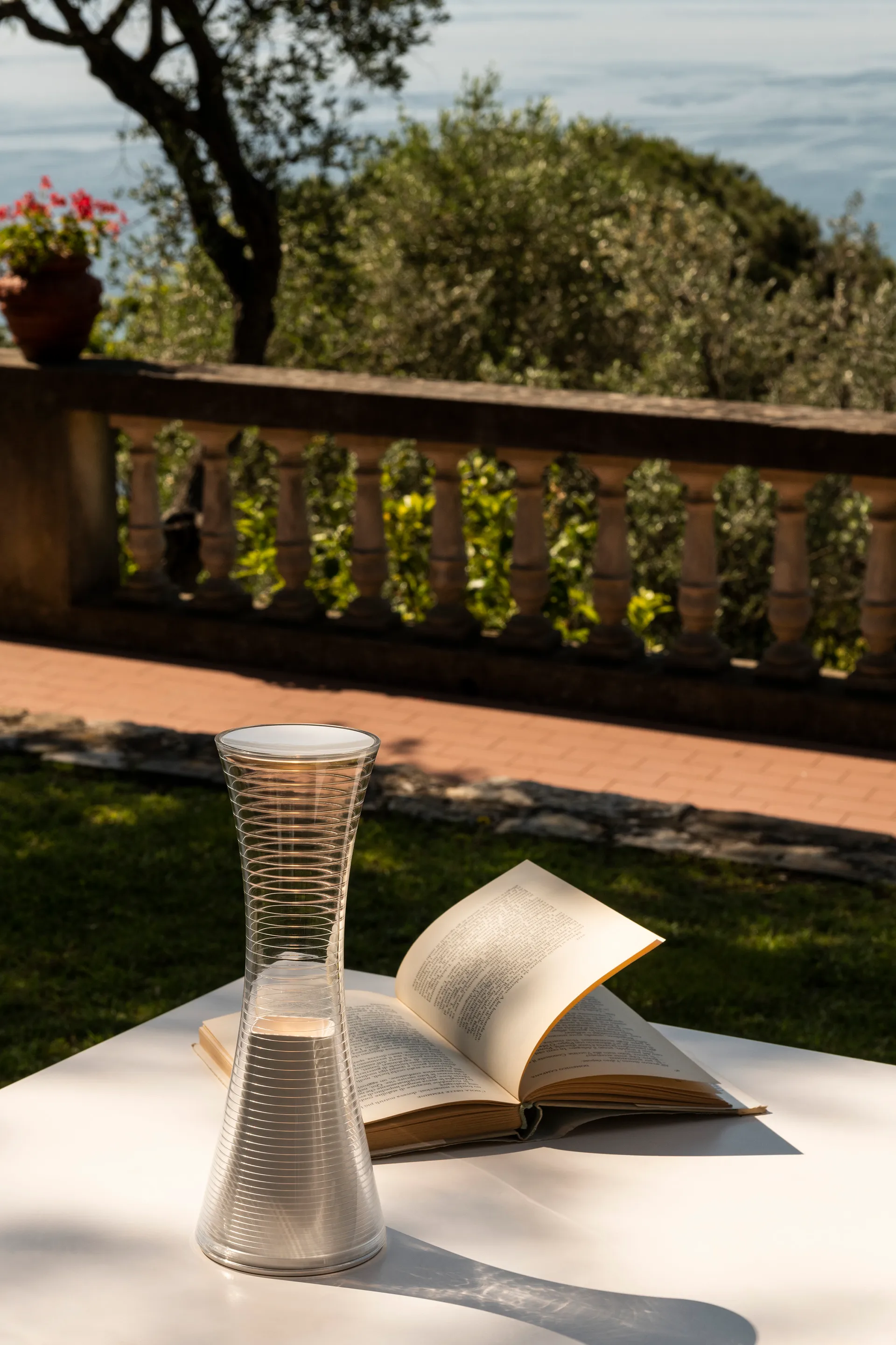 Come Together kannettava pöytävalaisin 26,5 cm, Valkoinen Artemide