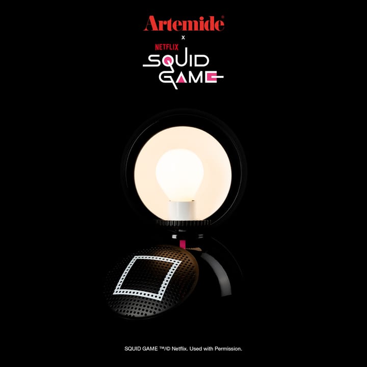 Eclisse x Squid Game pöytävalaisin Special Edition, Guard black Artemide