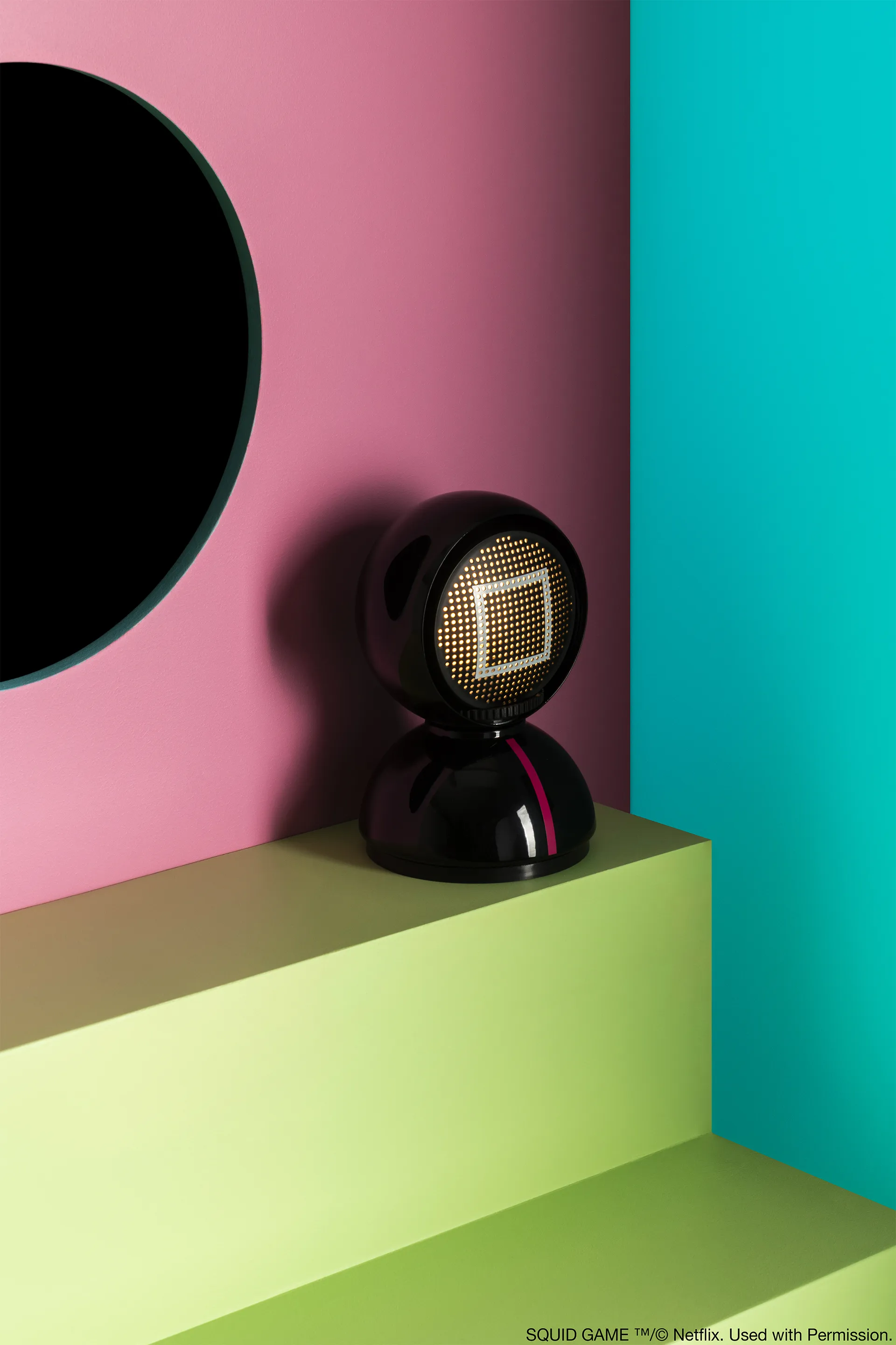 Eclisse x Squid Game pöytävalaisin Special Edition, Guard black Artemide