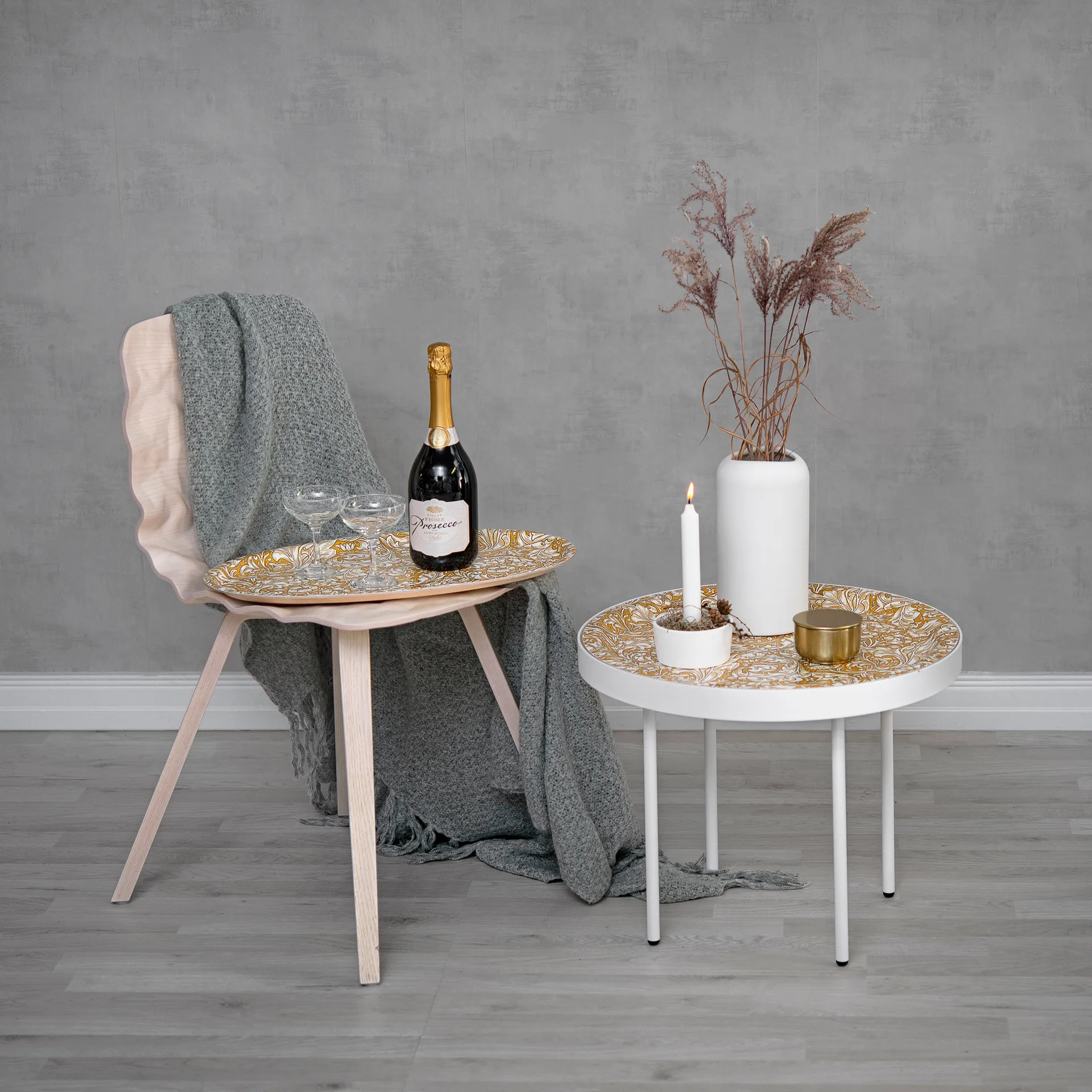 Bachelor's Button pyöreä tarjotin, Ø 49 cm Åry Home