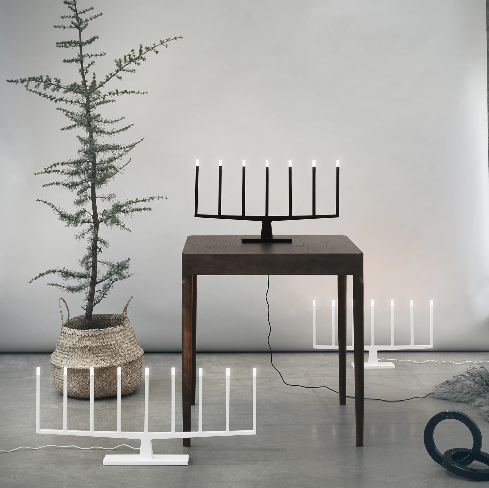 Adventure adventtikynttelikkö, 9-haarainen, Valkoinen Ateljé Lyktan