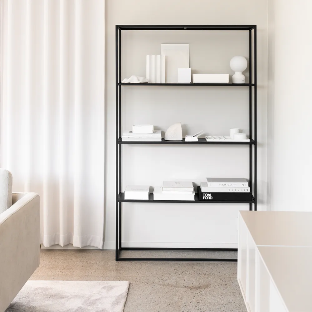 Pluggie pöytävalaisin, Valkoinen, opaalilasi Ateljé Lyktan