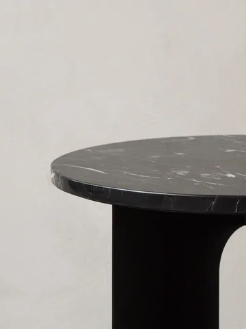 Androgyne pöytälevy sivupöytä - Nero Marquina, Ø65 cm - Audo Copenhagen