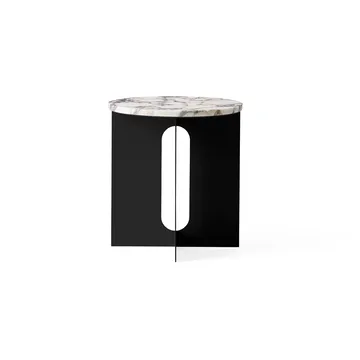 Androgyne sivupöytä - Calacatta Viola marmori-musta teräs, Ø42 cm - Audo Copenhagen