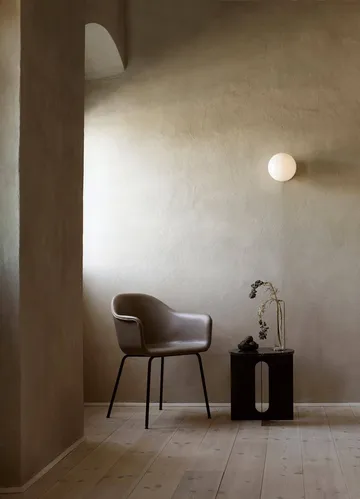 Androgyne sivupöytä - Crystal Rose marmori-ivory teräs, Ø42 cm - Audo Copenhagen