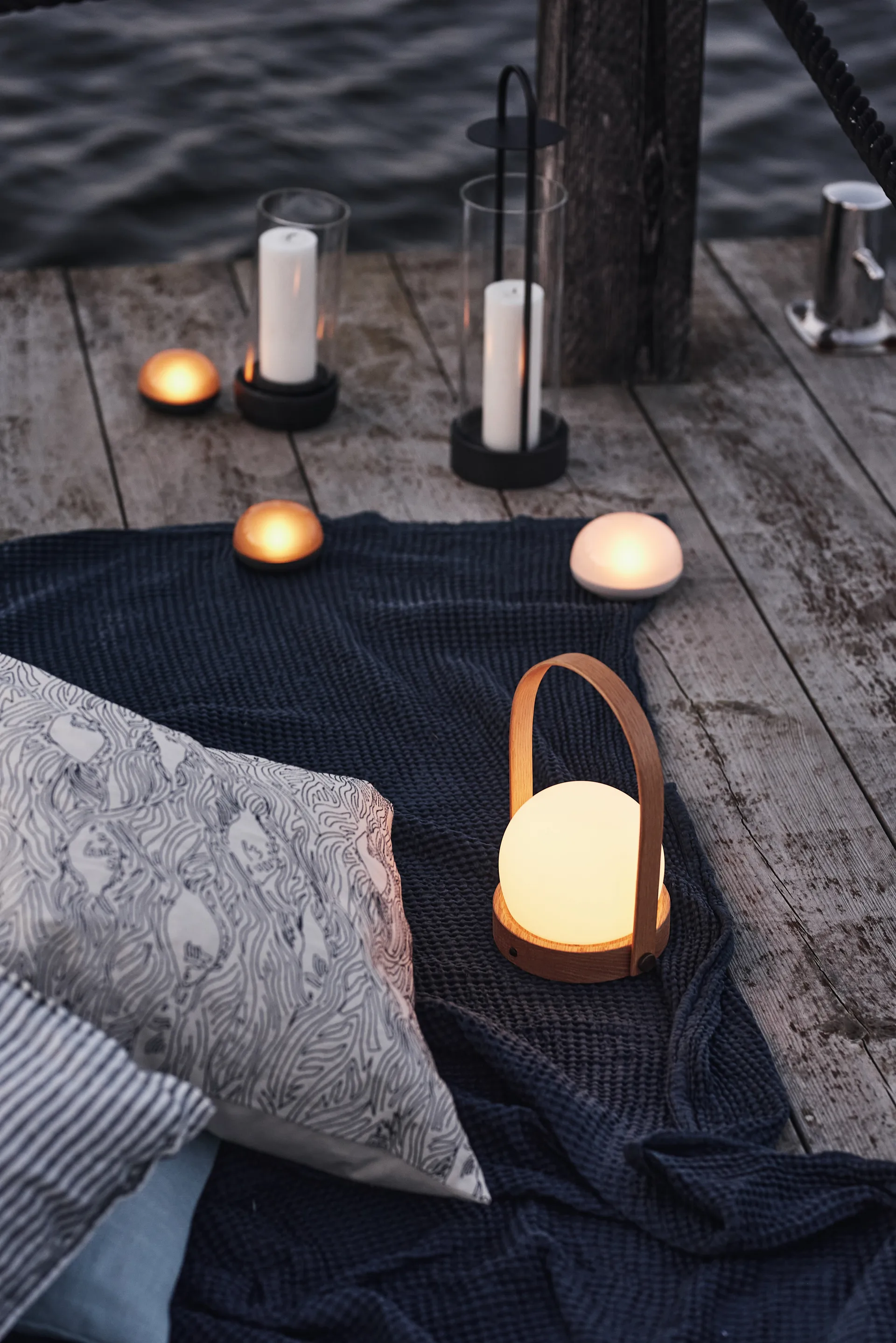 Carrie valaisin Limited Edition, Natural oak Audo Copenhagen