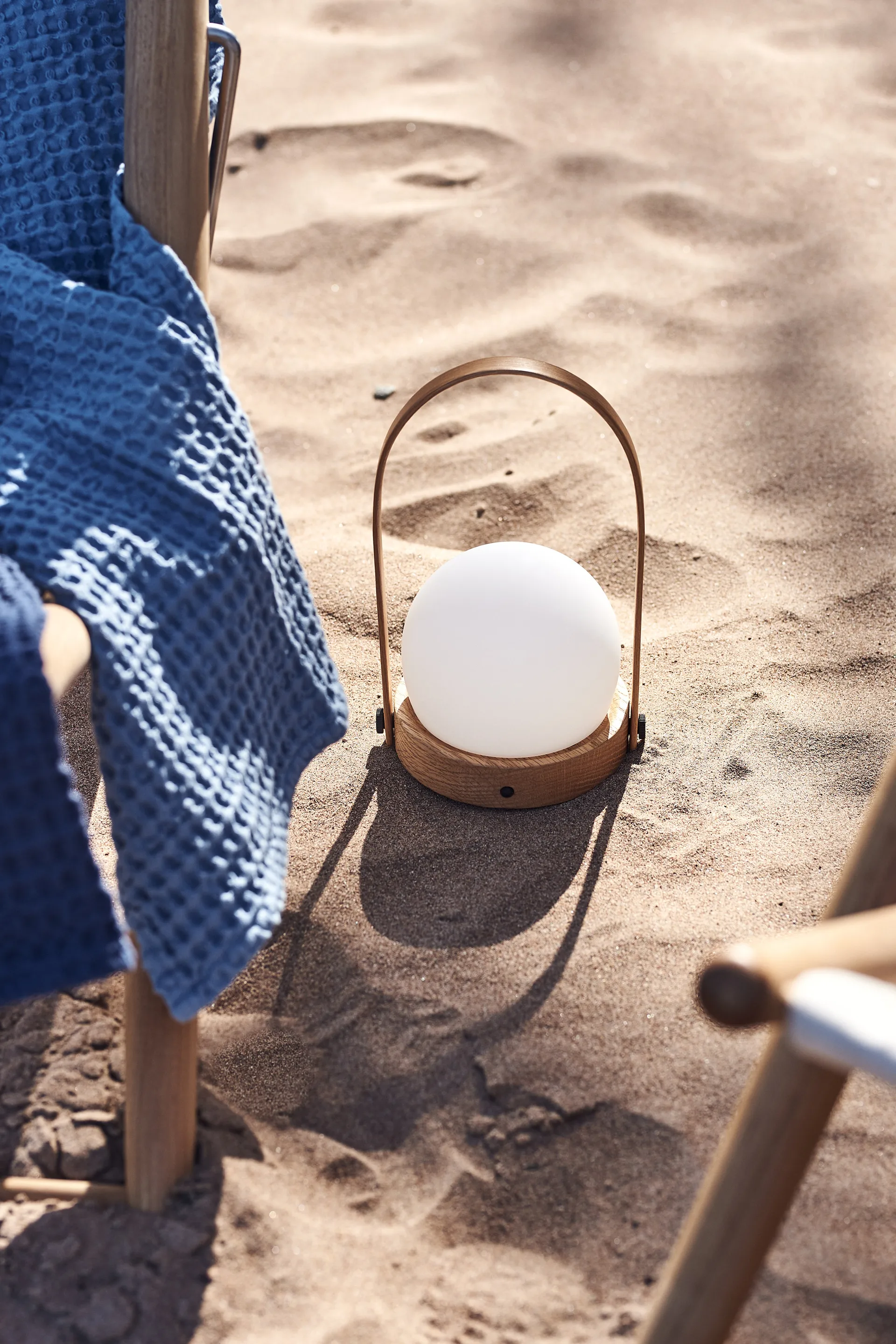 Carrie valaisin Limited Edition, Natural oak Audo Copenhagen