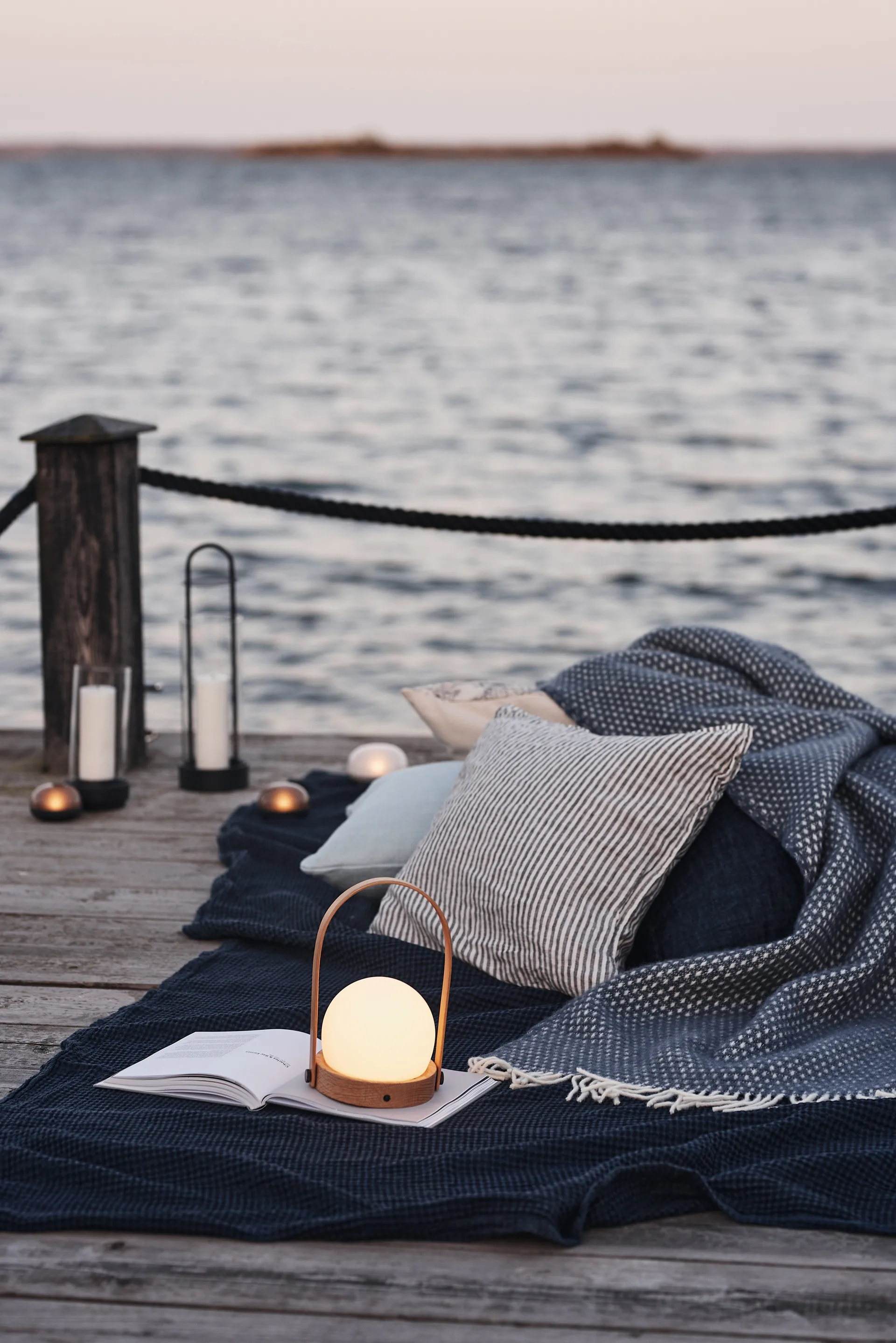 Carrie valaisin Limited Edition, Natural oak Audo Copenhagen