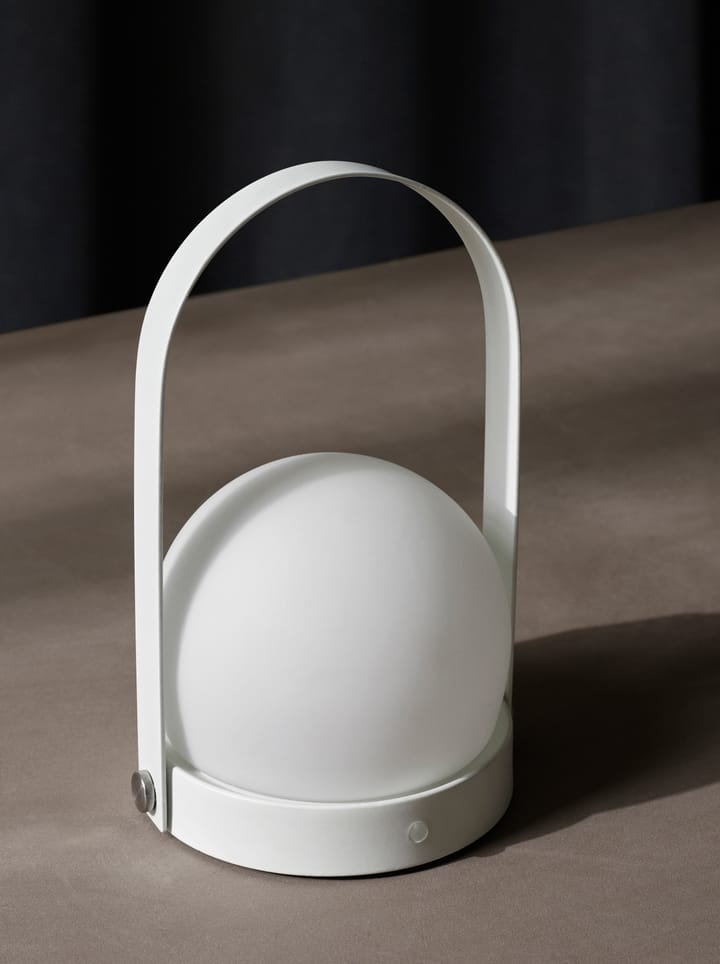 Carrie valaisin, White Audo Copenhagen
