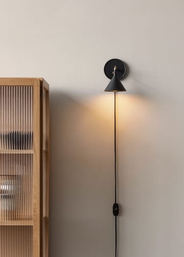 Cast Sconce seinävalaisin - Musta - Audo Copenhagen