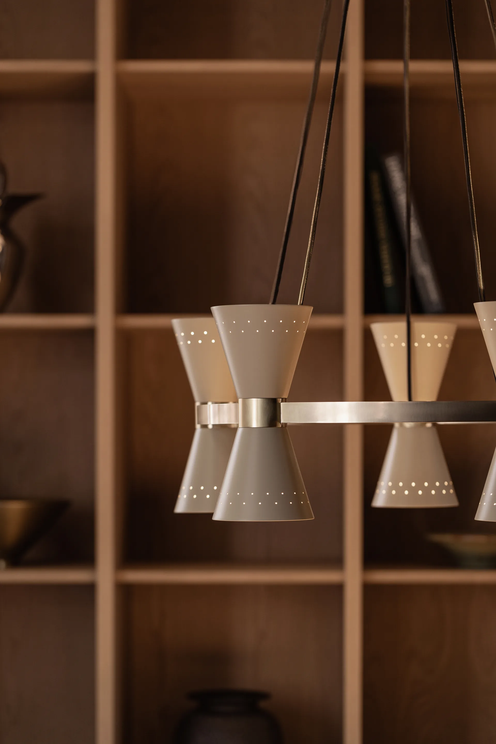 Collector kattokruunu 5, Créme Audo Copenhagen