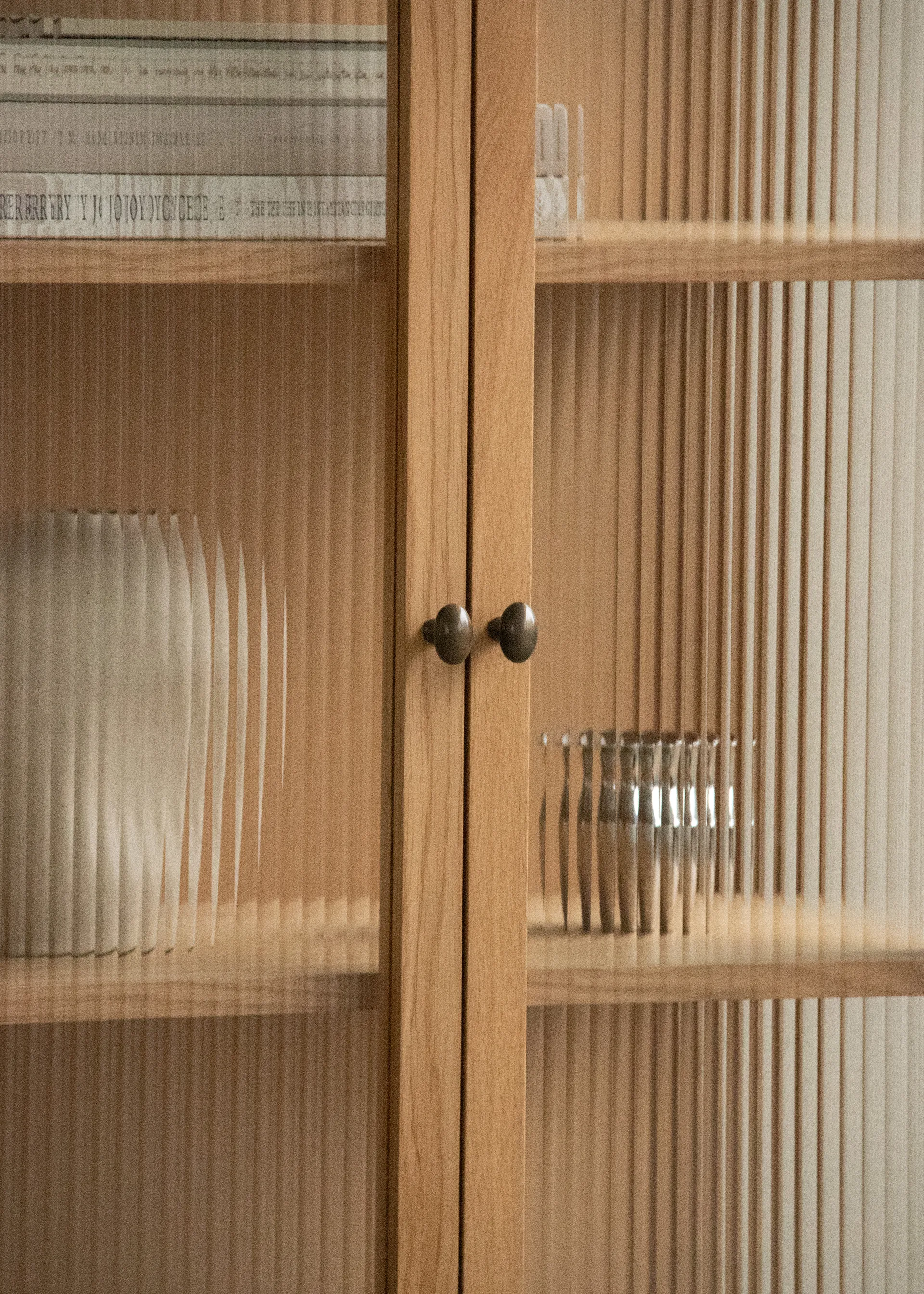 Curiosity kaappi lasiovilla 168 cm, Oak Audo Copenhagen