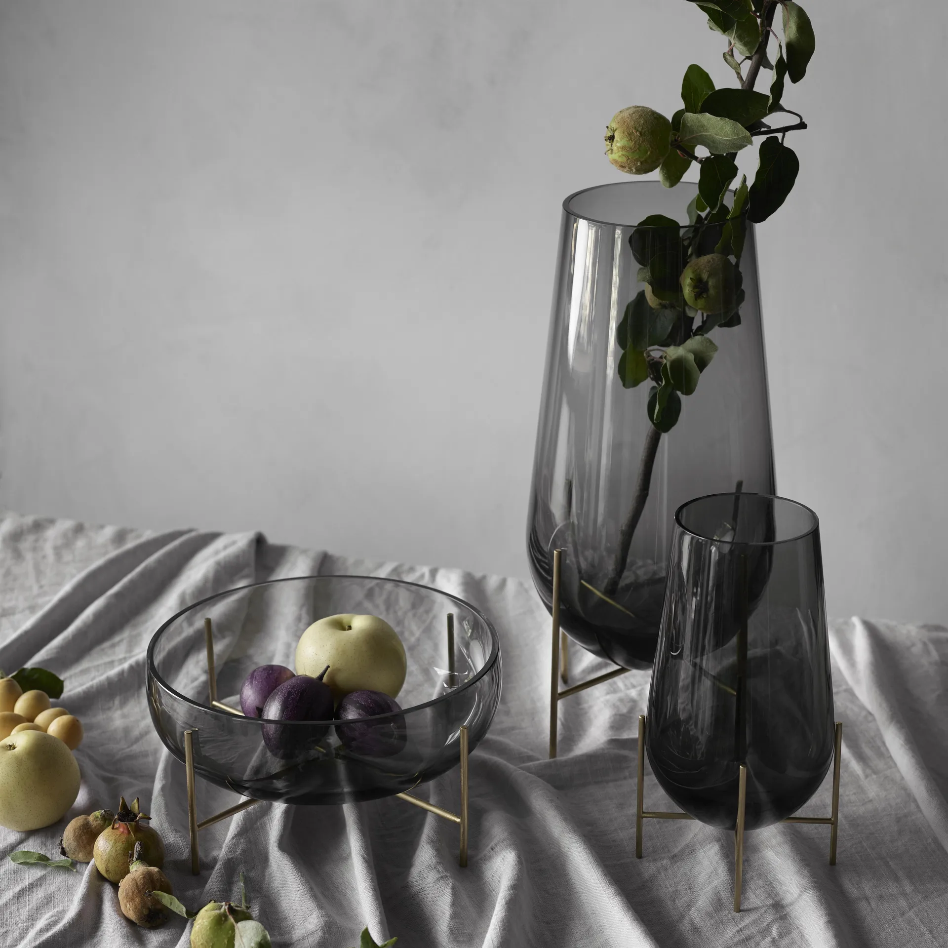 Échasse-maljakko keskikokoinen, savunvärinen lasi Audo Copenhagen