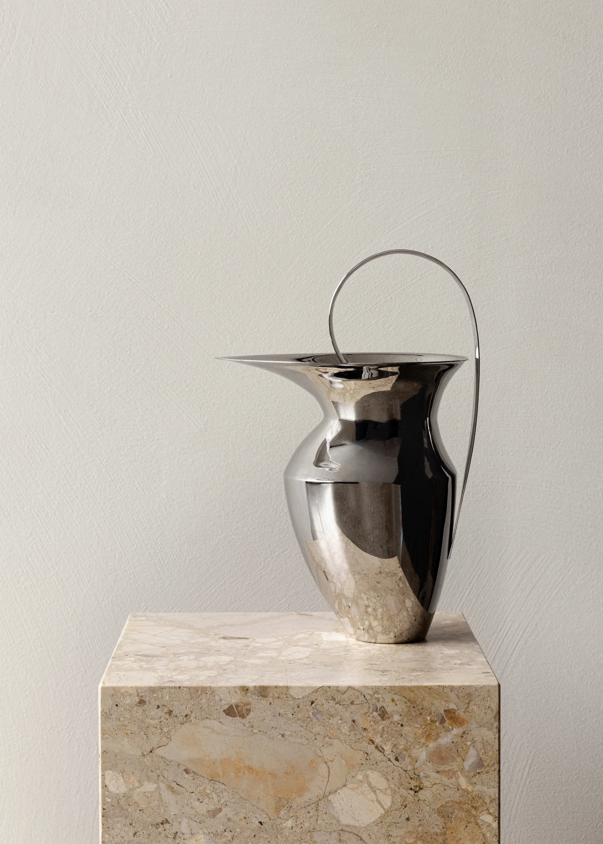 Etruscan kannu 33 cm, Ruostumaton teräs Audo Copenhagen