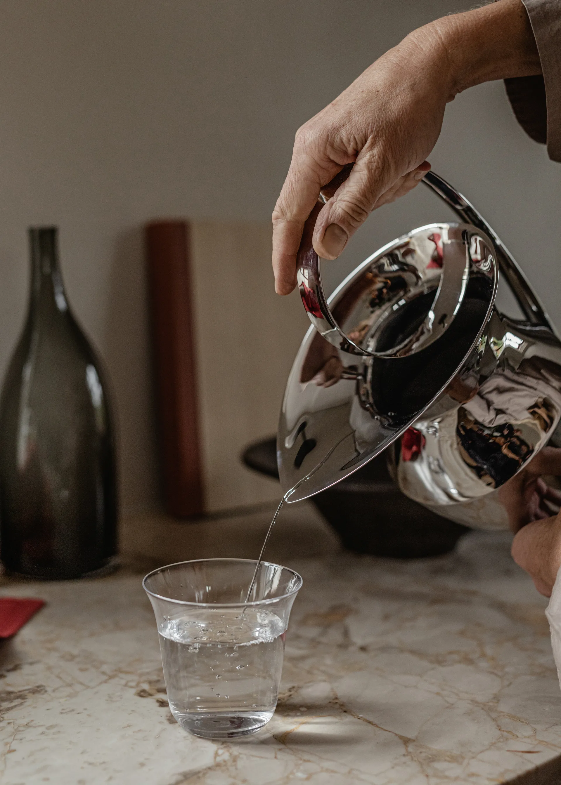 Etruscan kannu 33 cm, Ruostumaton teräs Audo Copenhagen